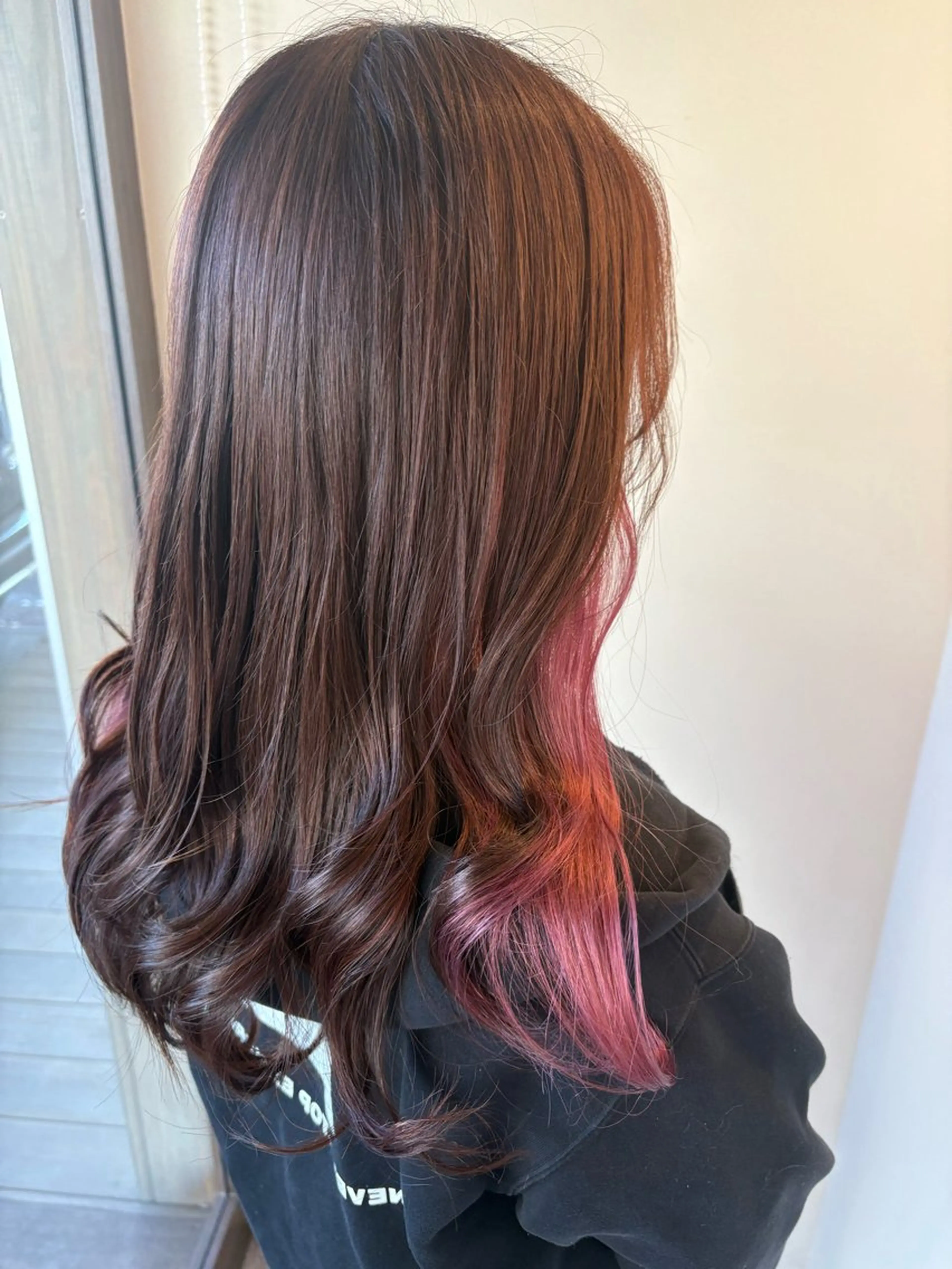 ロング 西田 朋華のヘアスタイル