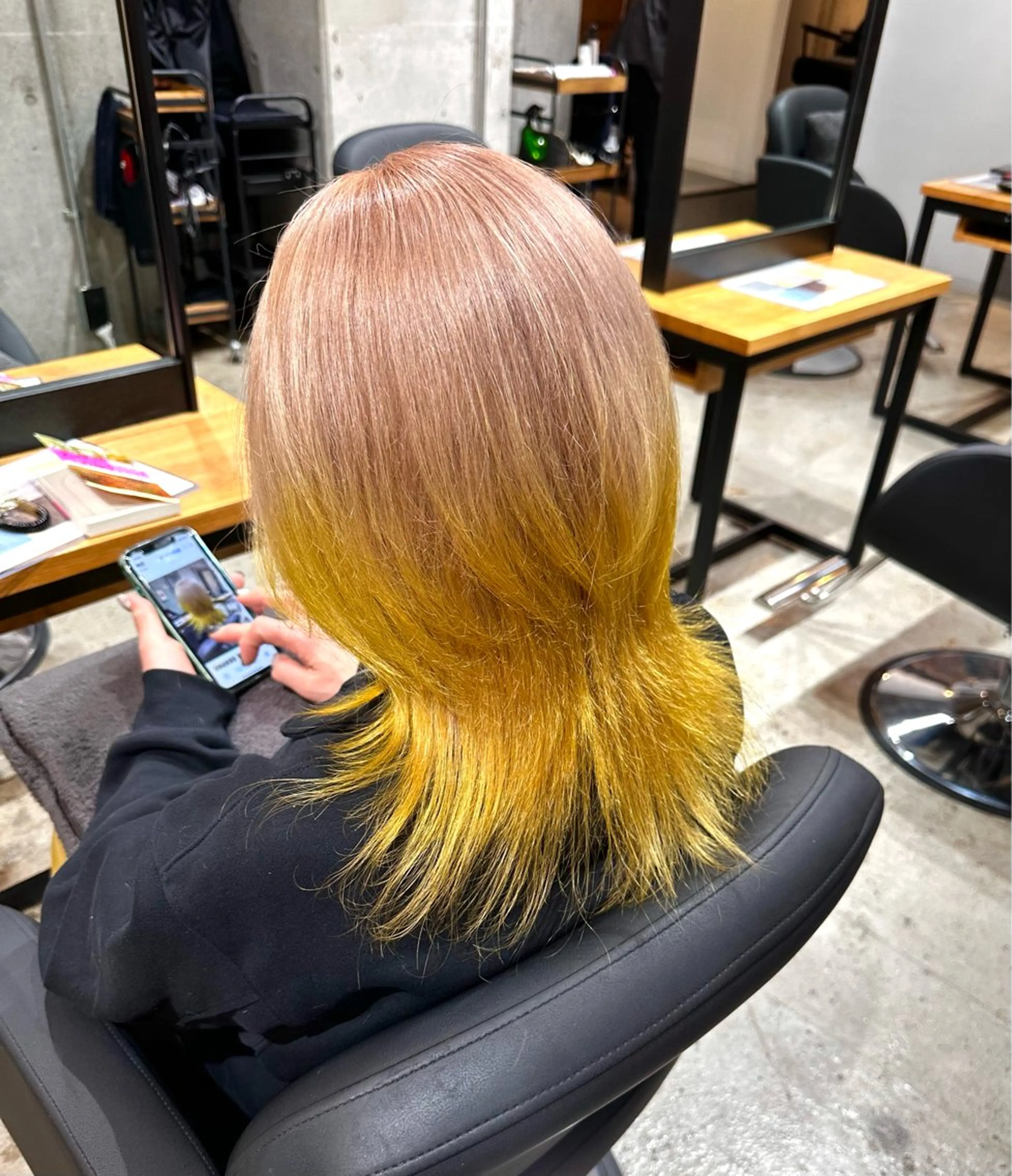 ミディアム カラー ヘアカラー トリートメント ✨髪質改善/ハイトー ン/艶髪高山のヘアスタイル