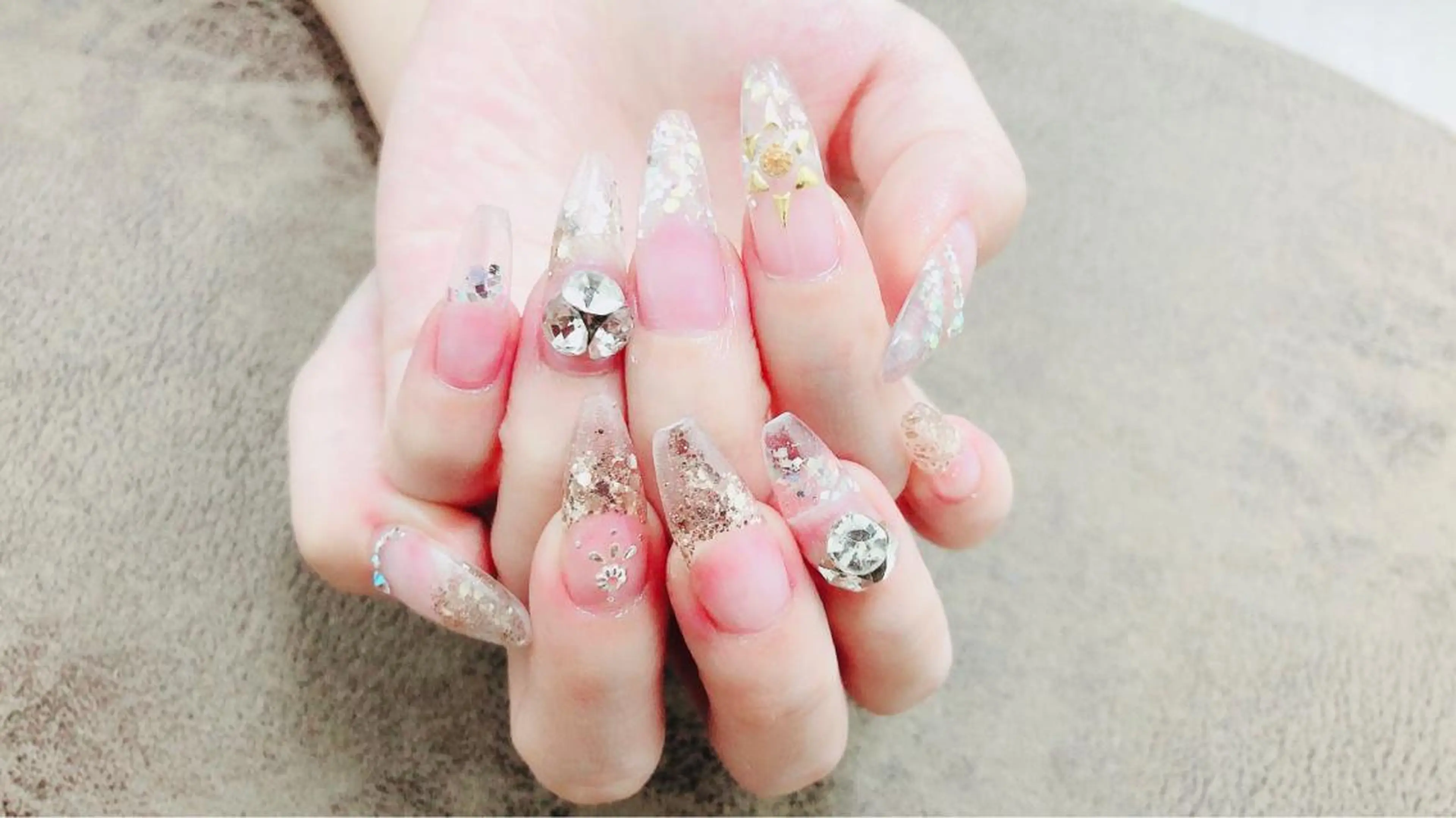 ネイル 札幌ネイルgorella所属・gorella Ａのネイルデザイン