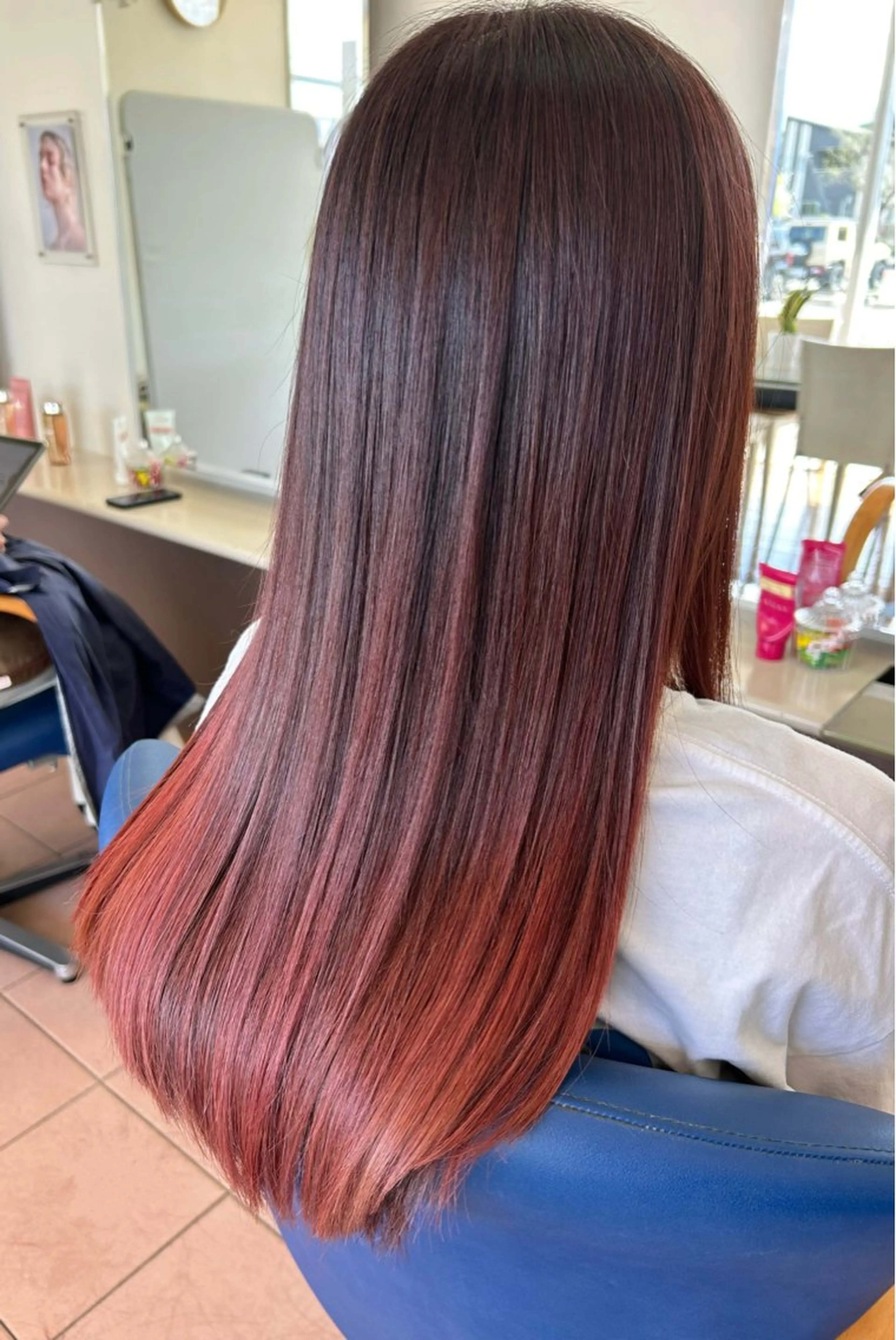 ロング カラー ブリーチ ブラウンカラー ハイライトカラー ハイライト 髪質改善 ヘアカラー トリートメント attrice 秋山梨紗のマツエク・マツパデザイン