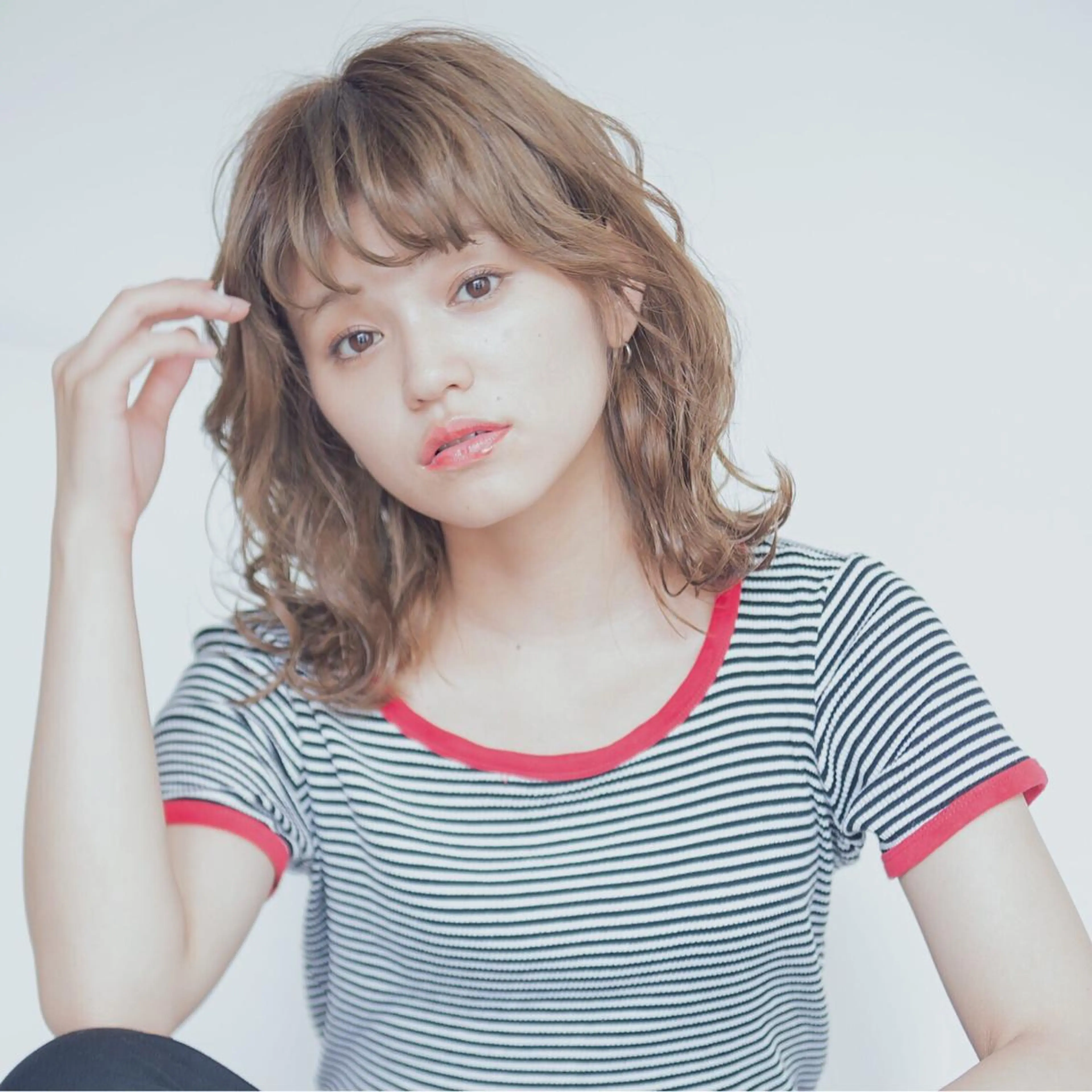 ミディアム カラー パーマ ヘアアレンジ 推し活専用 【派手髪】飯野ゆかりのヘアスタイル