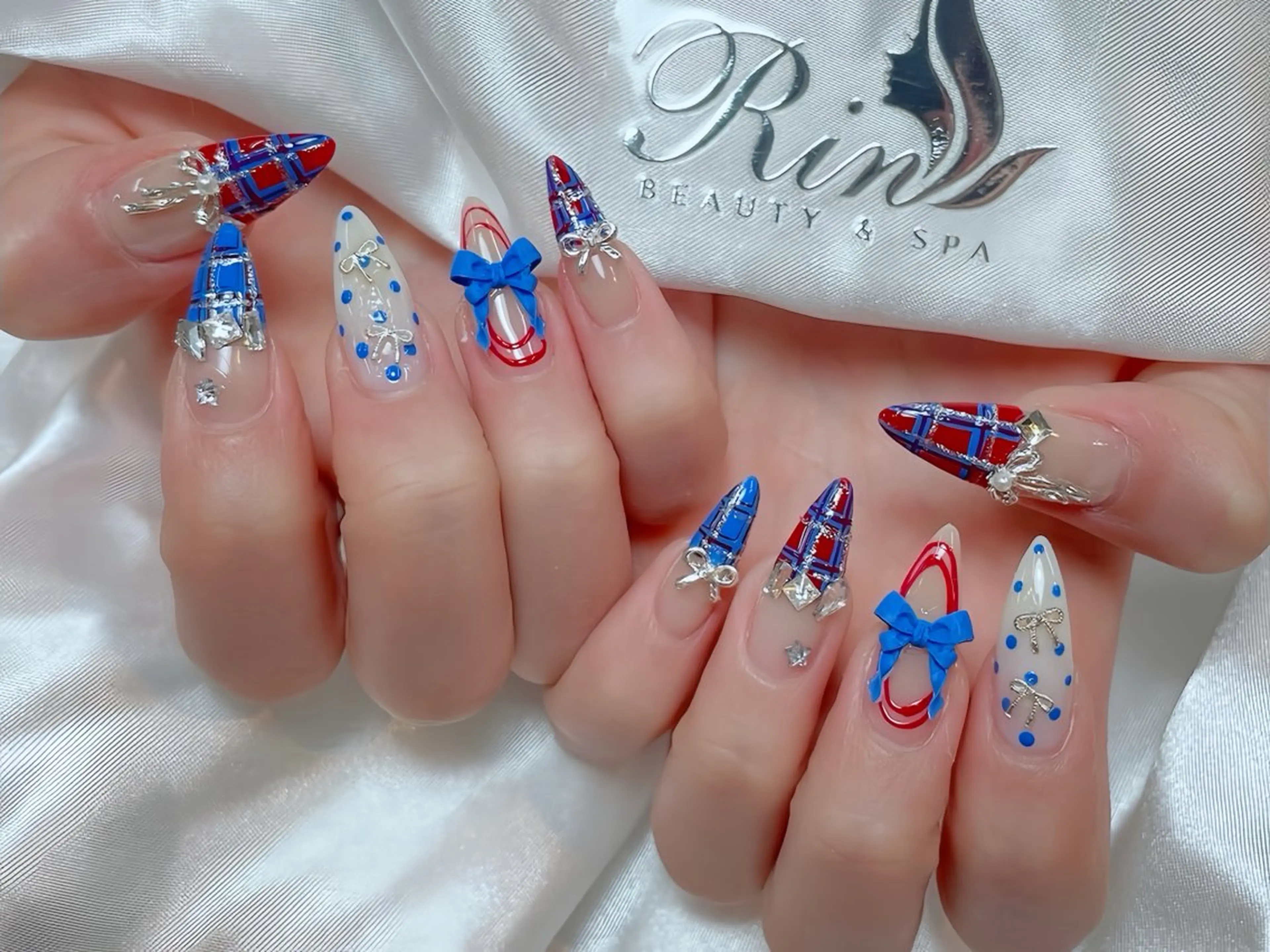 ネイル アートネイル オーロラネイル クリアネイル 長さ出し フレンチネイル ハンドネイル Rin Nail 新大久保店のネイルデザイン