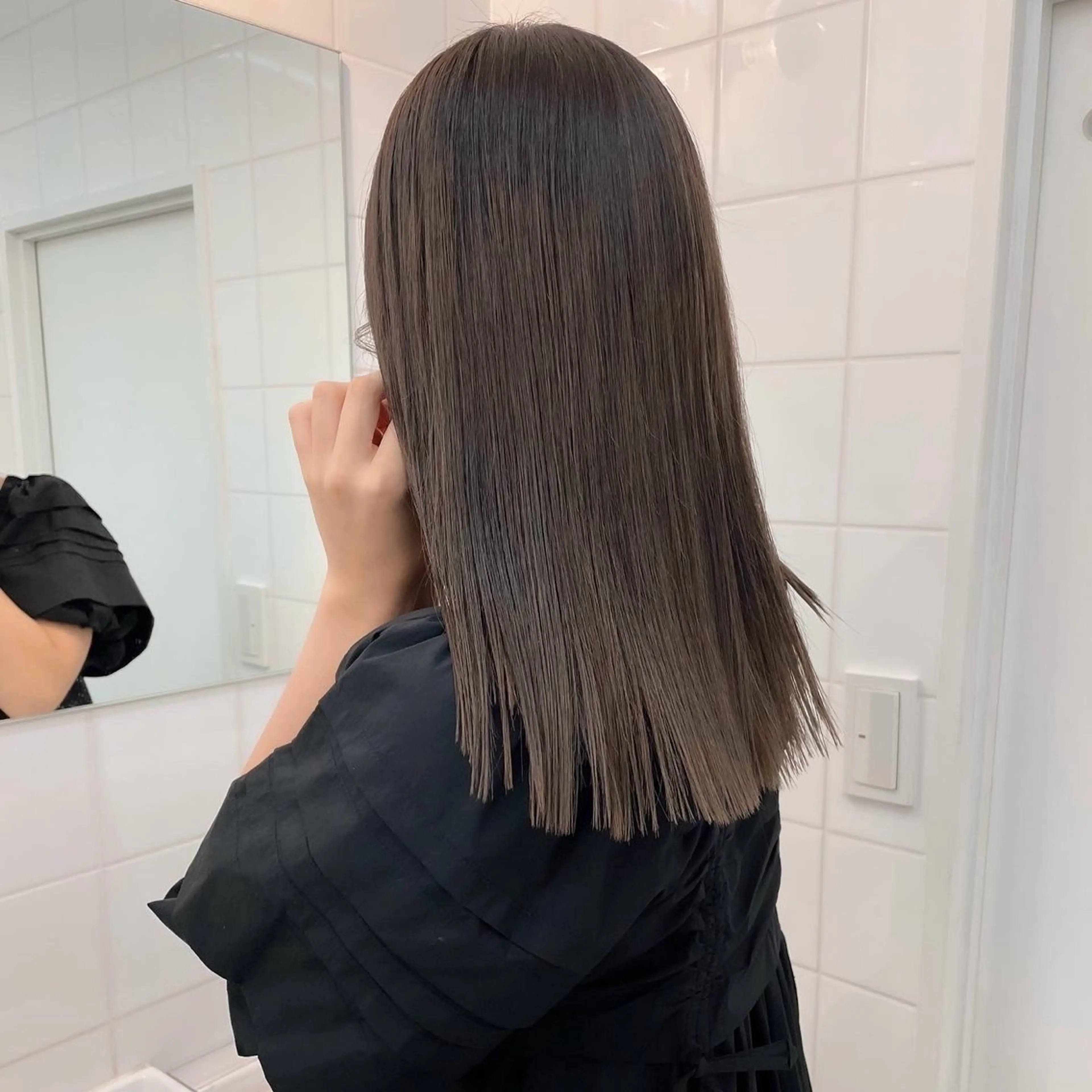 セミロング ヘアカラー トリートメント 🧚🏻透明感カラー 🫧フウワのヘアスタイル