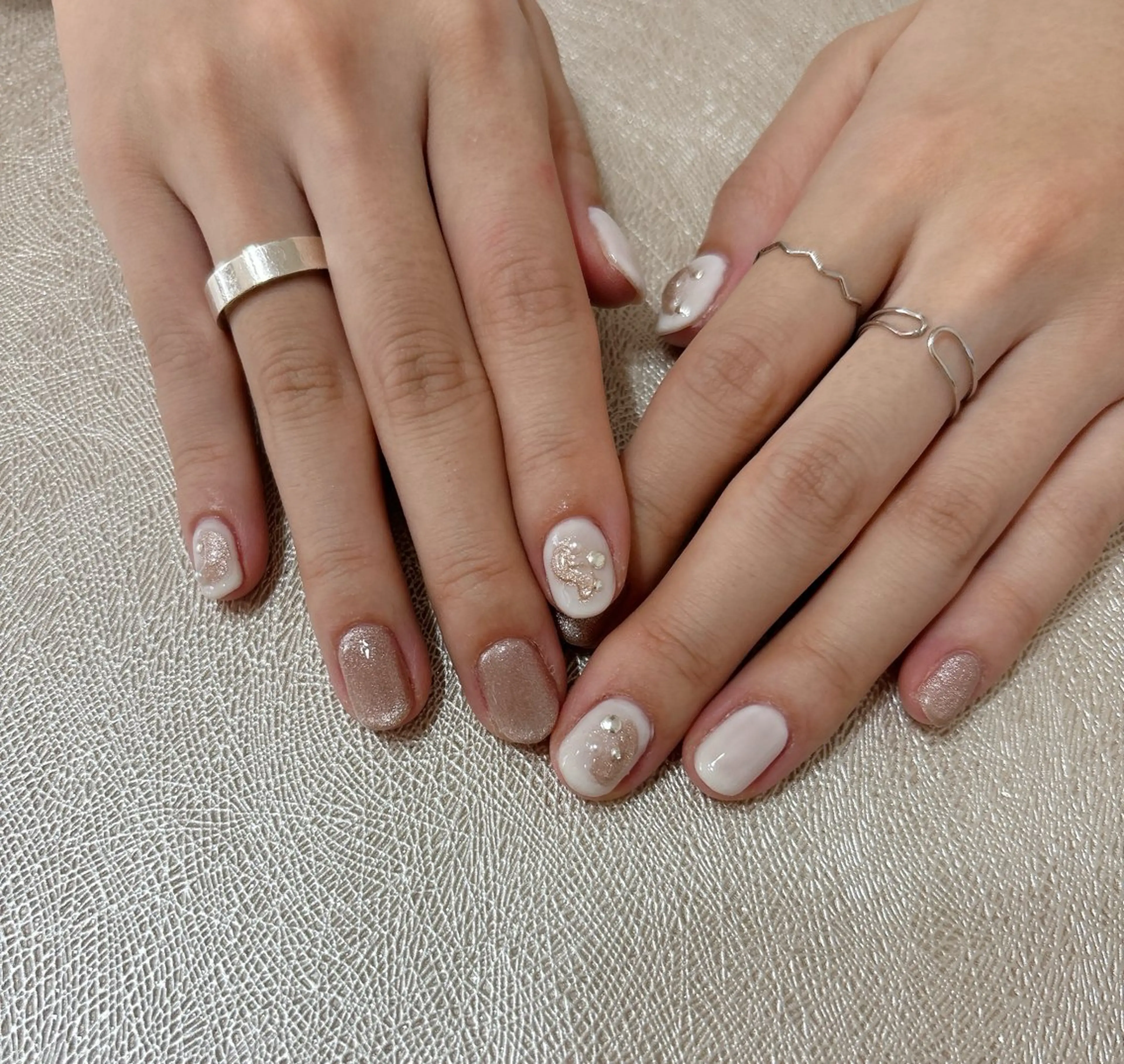 ネイル フットネイル ジェルネイル キラキラネイル マグネットネイル パラジェル kikinail 溝の口のネイルデザイン