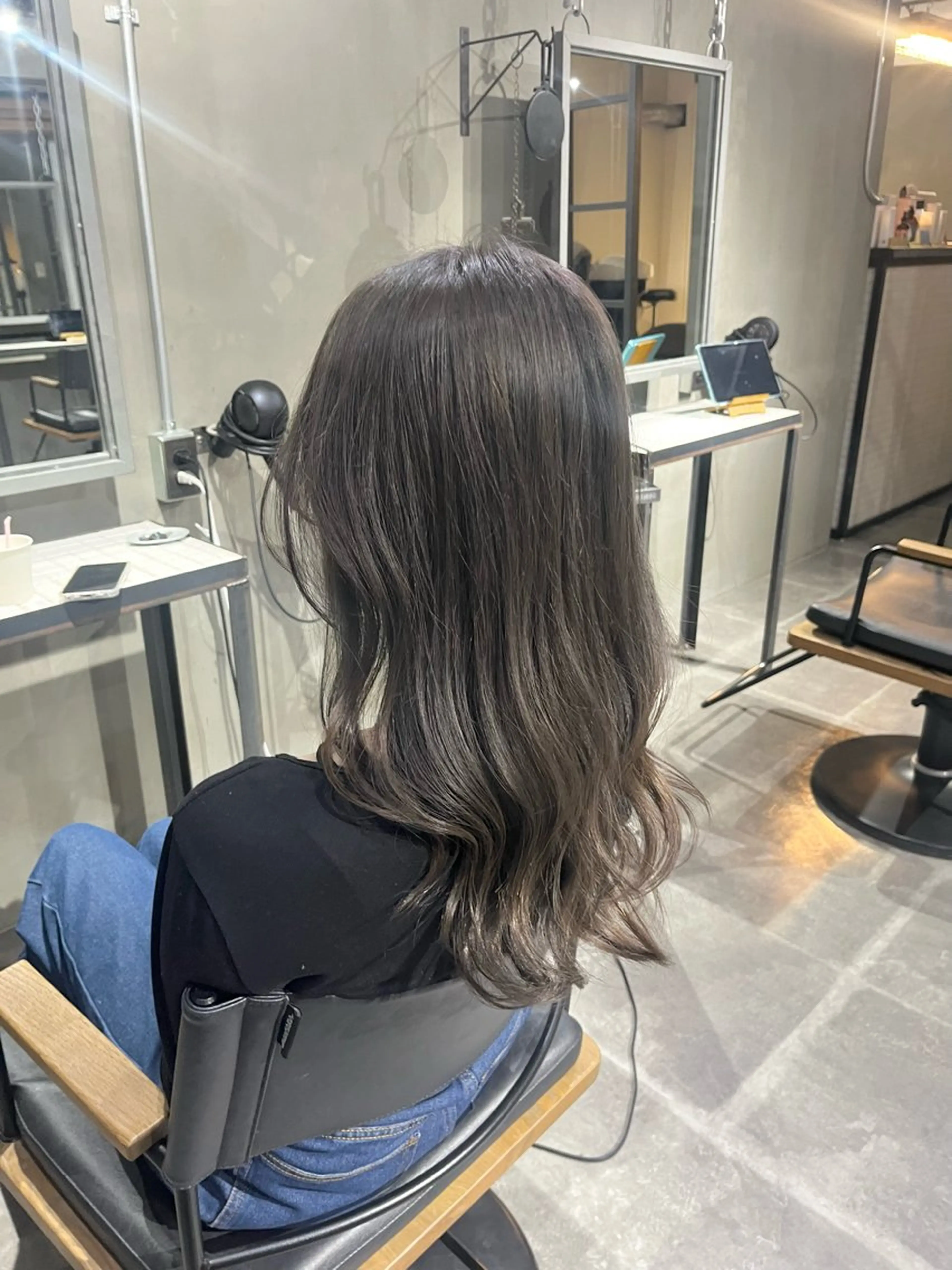 ロング カラー ベージュカラー ブリーチ 透明感カラー オリーブベージュ ヘアカラー トリートメント 透明感♥韓国ヘア HINAのヘアスタイル