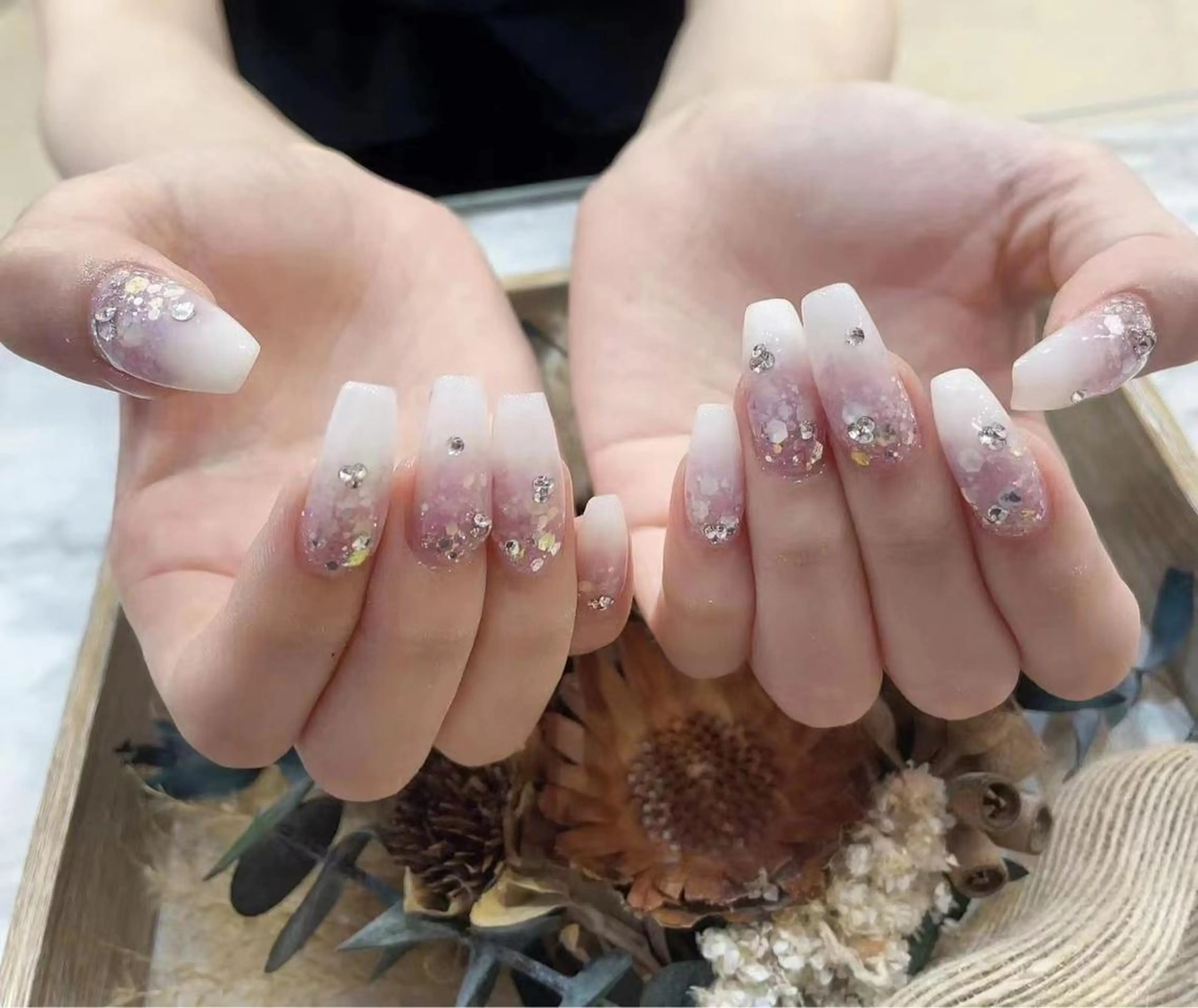 ネイル グラデーション ラメ(グリッター) ホワイト Babarla Nailのネイルデザイン