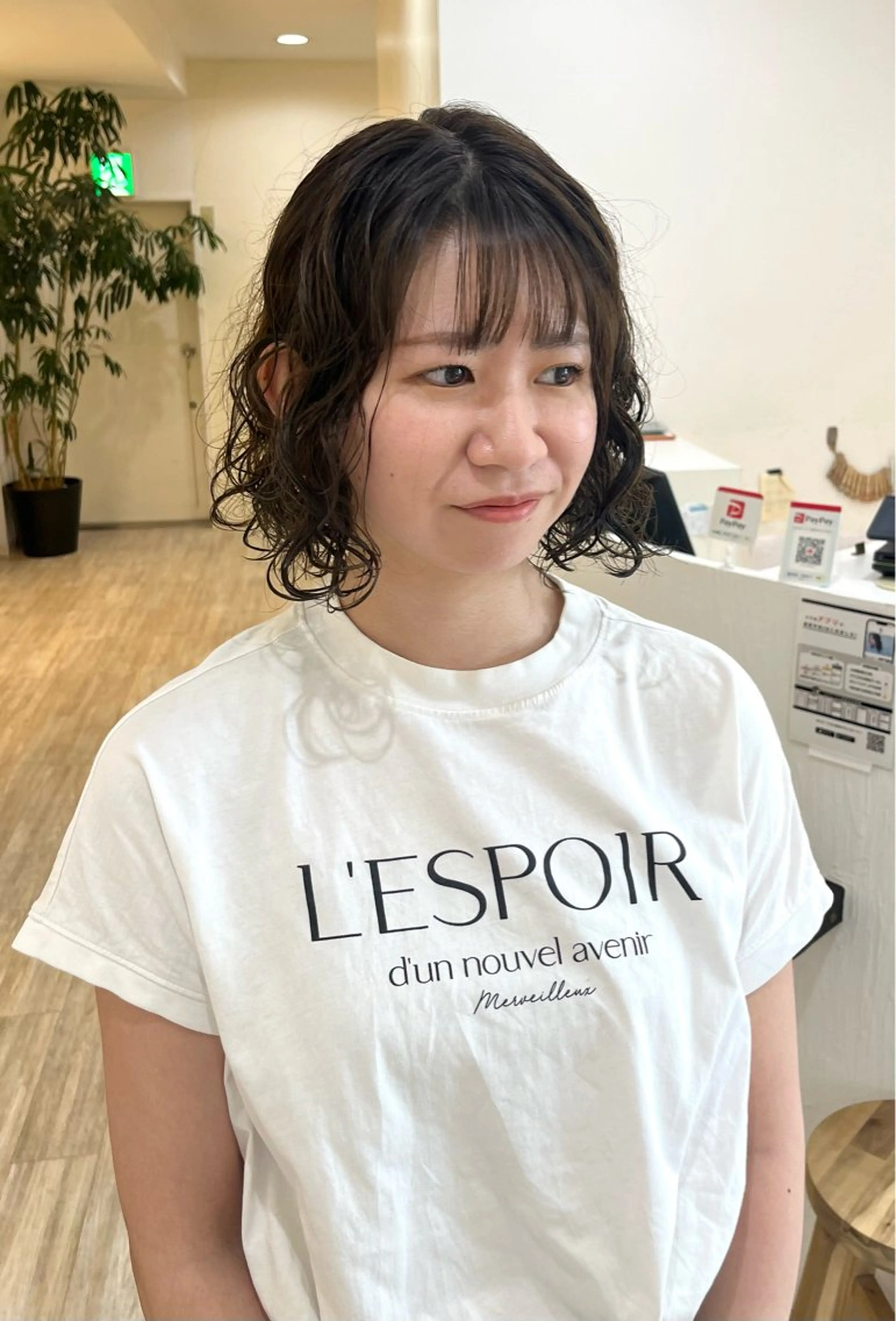 ショート カラー パーマ カット ヘアカラー パーマ つぼみ/パーマ ／レイヤー／ボブのヘアスタイル