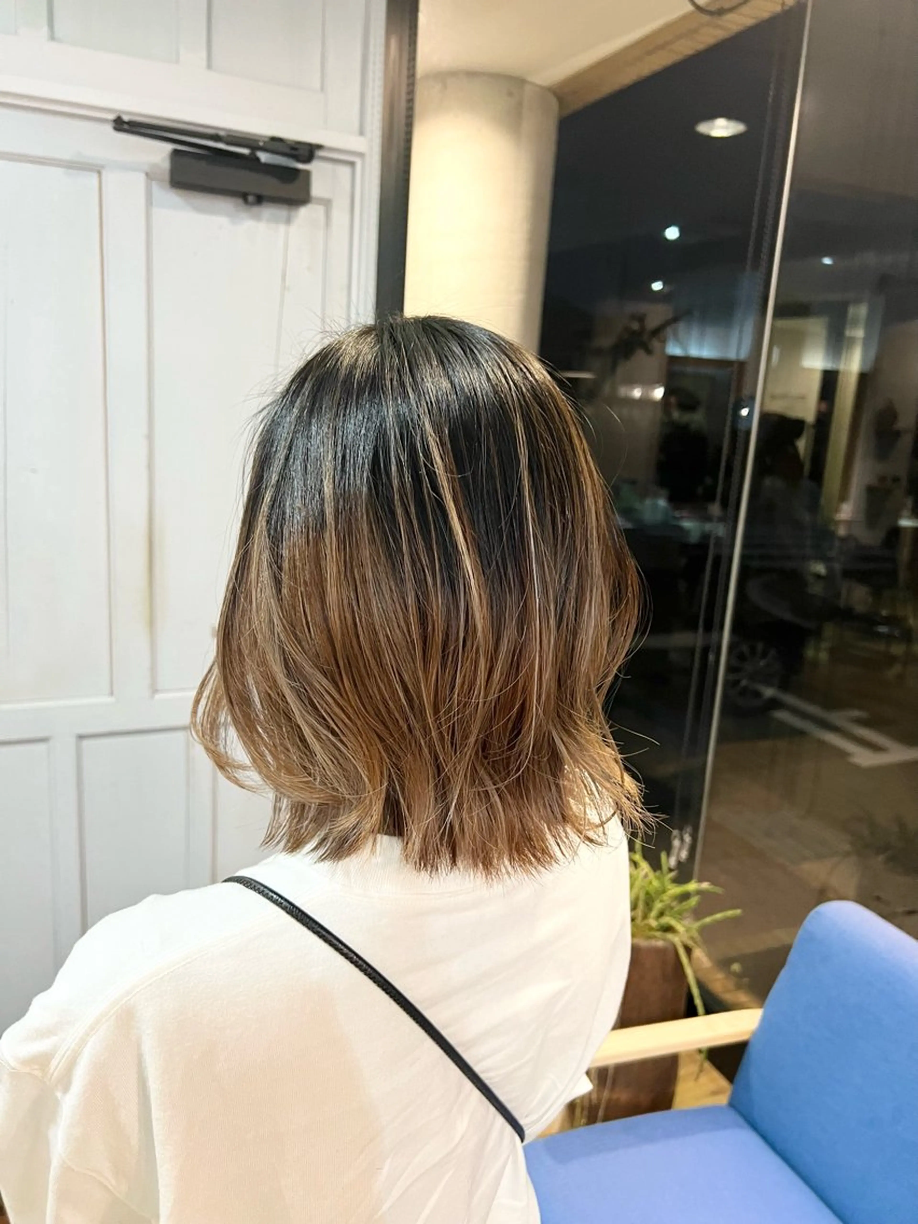 ショート カラー ベージュカラー ブリーチ グラデーションカラー ヘアカラー トリートメント 堀 望美のヘアスタイル