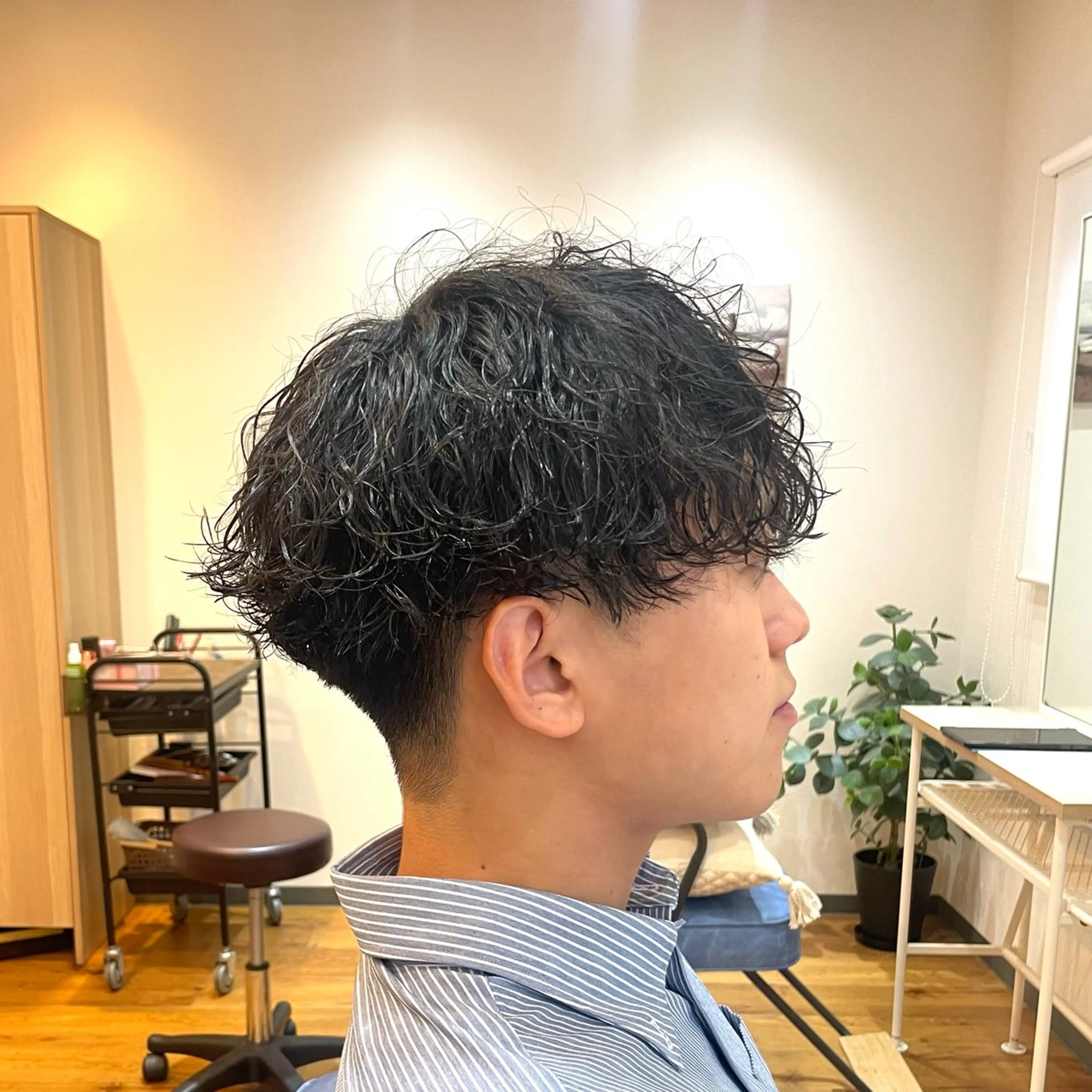 パーマ メンズ メンズパーマ 波巻きパーマ カット パーマ トリートメント メンズ 特化・川田のヘアスタイル