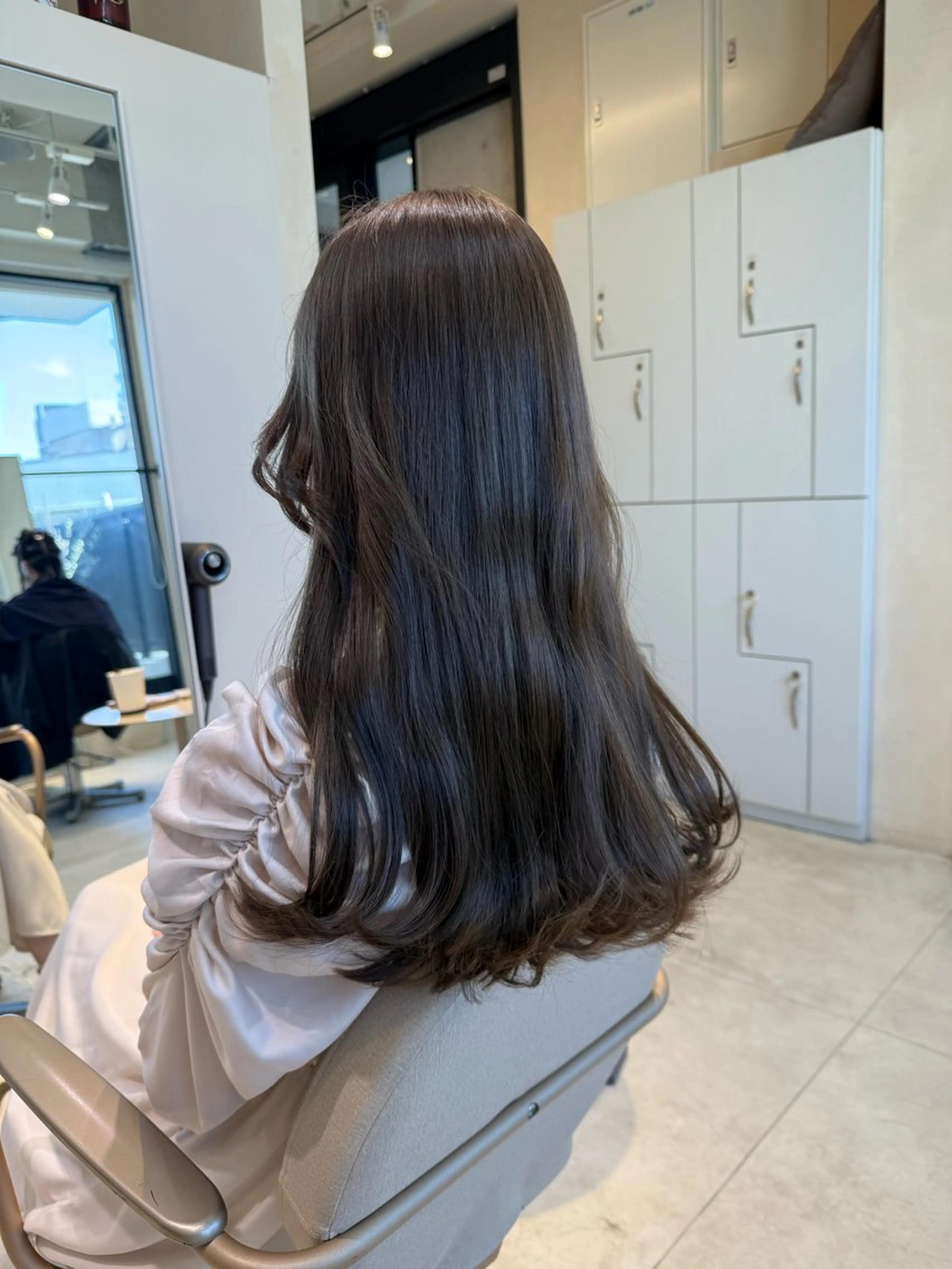 ロング カラー グレージュ カット ヘアカラー トリートメント 高橋大樹/グレージュ 透明感/髪質改善のヘアスタイル