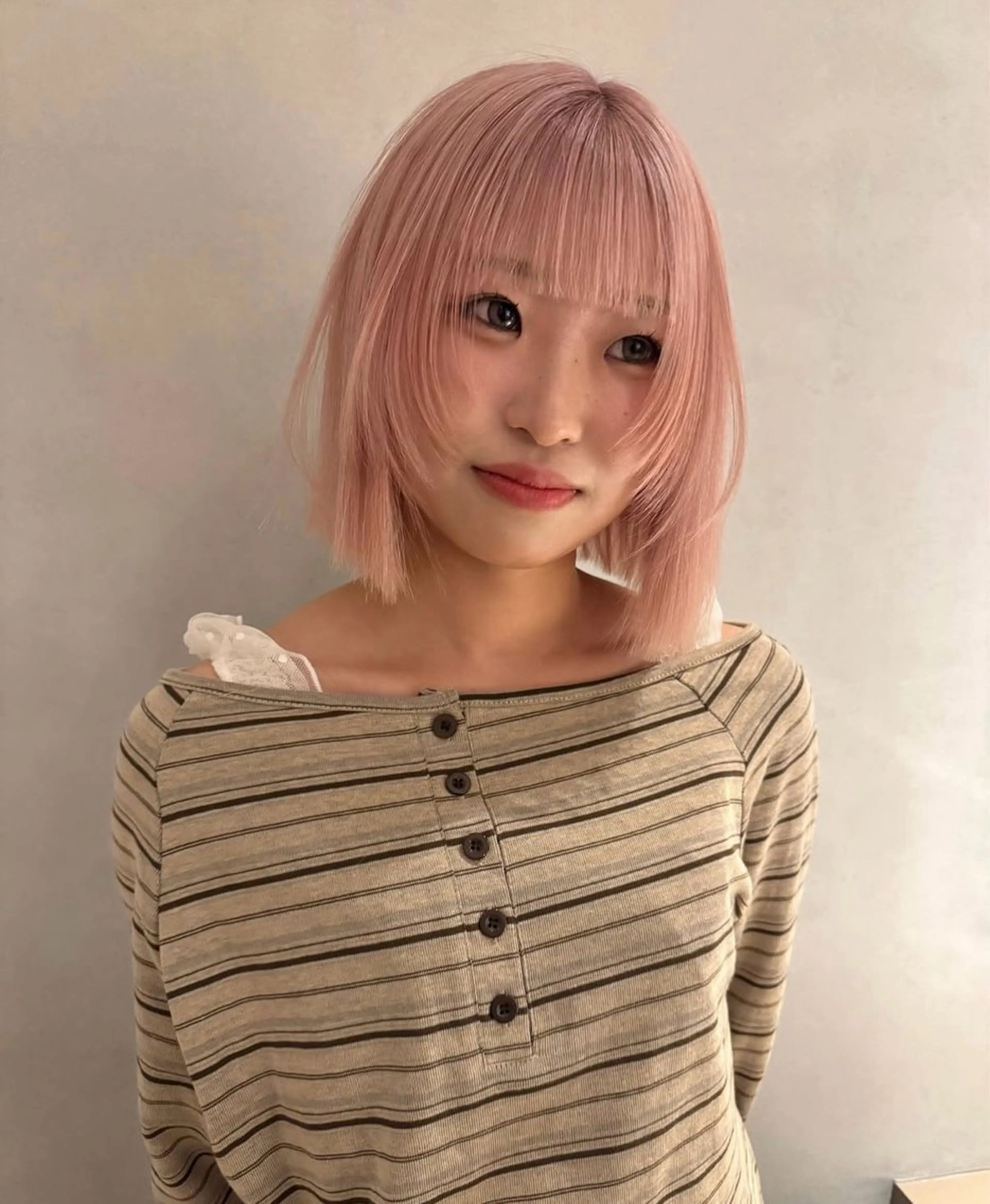 ミディアム カラー ヘアアレンジ 縮毛矯正履歴からの ブリーチ /mamiのヘアスタイル