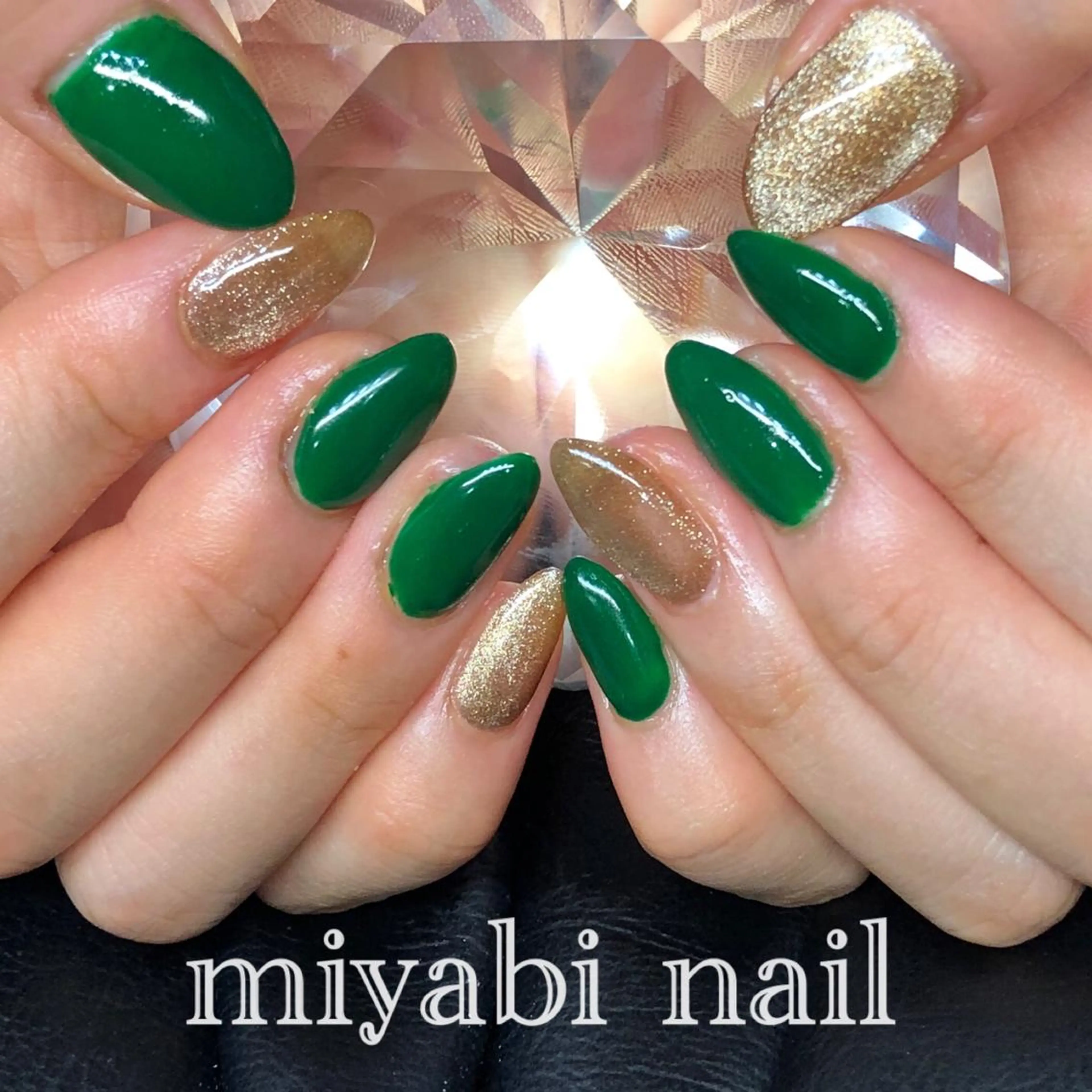 ネイル アートネイル ジェルネイル ゴールド グリーン マグネットネイル ハンドネイル miyabi nail 桂川駅近くのネイルデザイン
