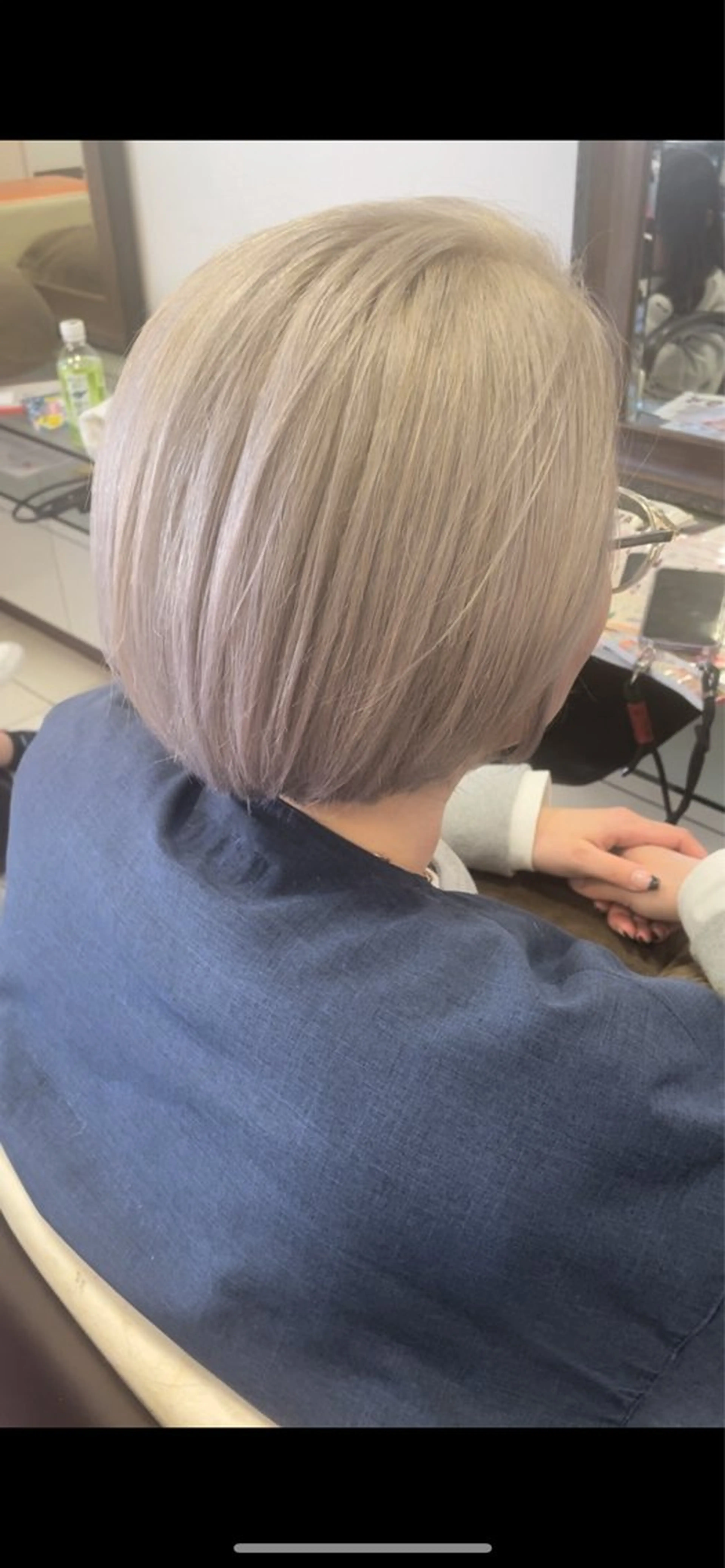 ショート カラー ブリーチ ブロンド ケアブリーチ ホワイトブロンド トリートメント 福見 美保のヘアスタイル