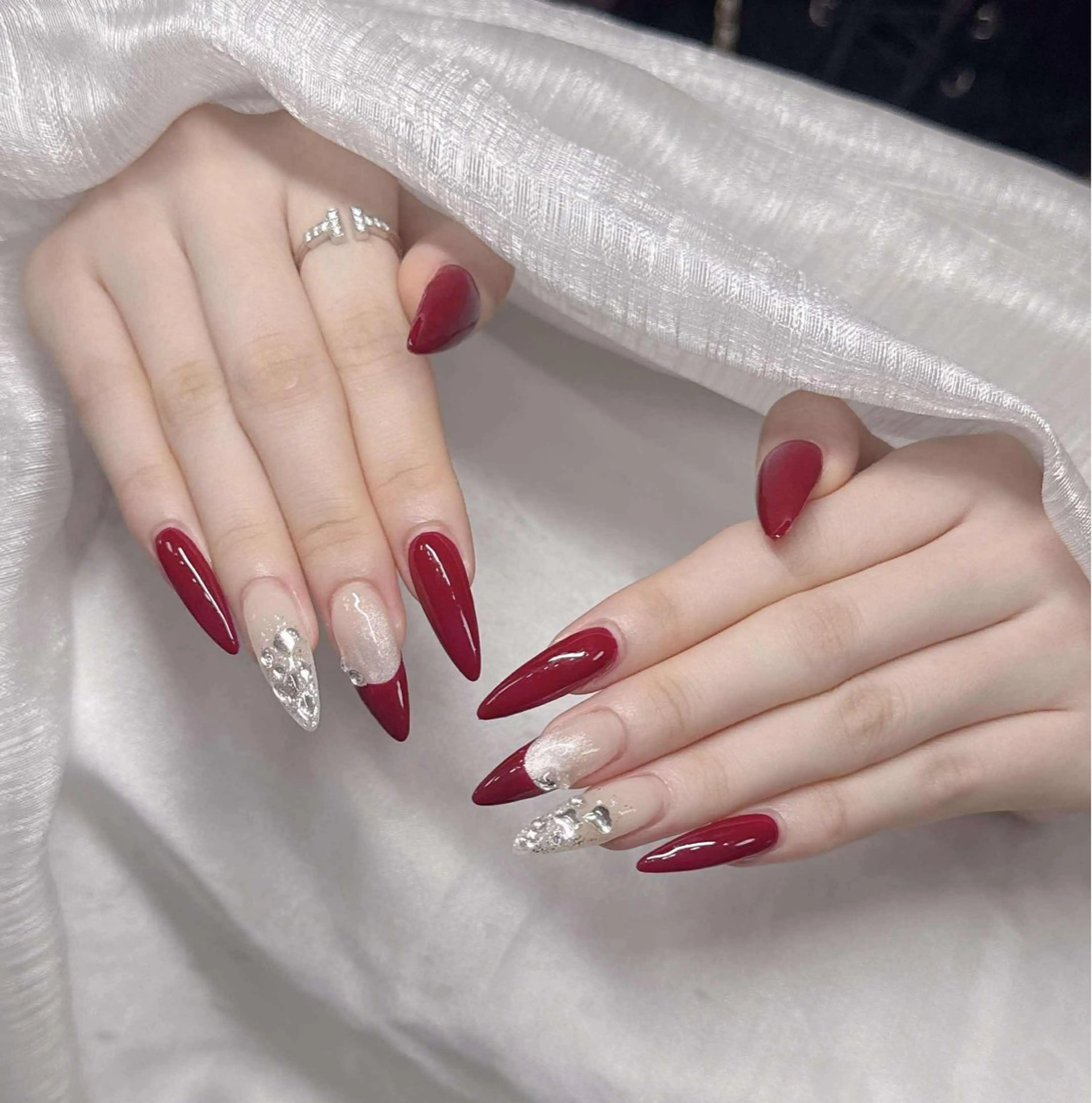 ネイル 長さ出し グラデーション キラキラネイル マグネットネイル ニュアンスネイル ハンドネイル Lee Nailsのネイルデザイン