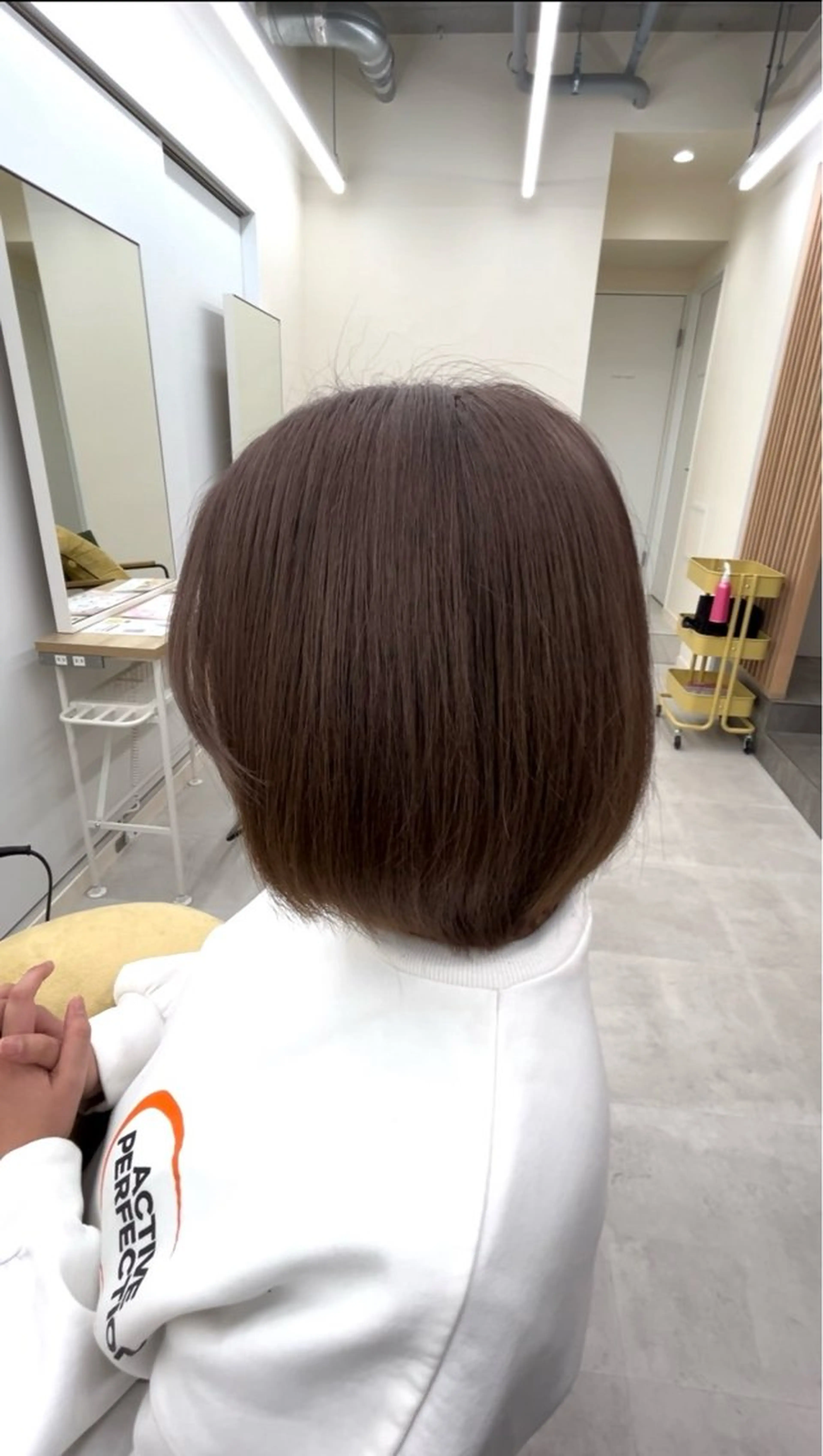 ショート ヘアカラー ルナ/レイヤー /ベージュのヘアスタイル