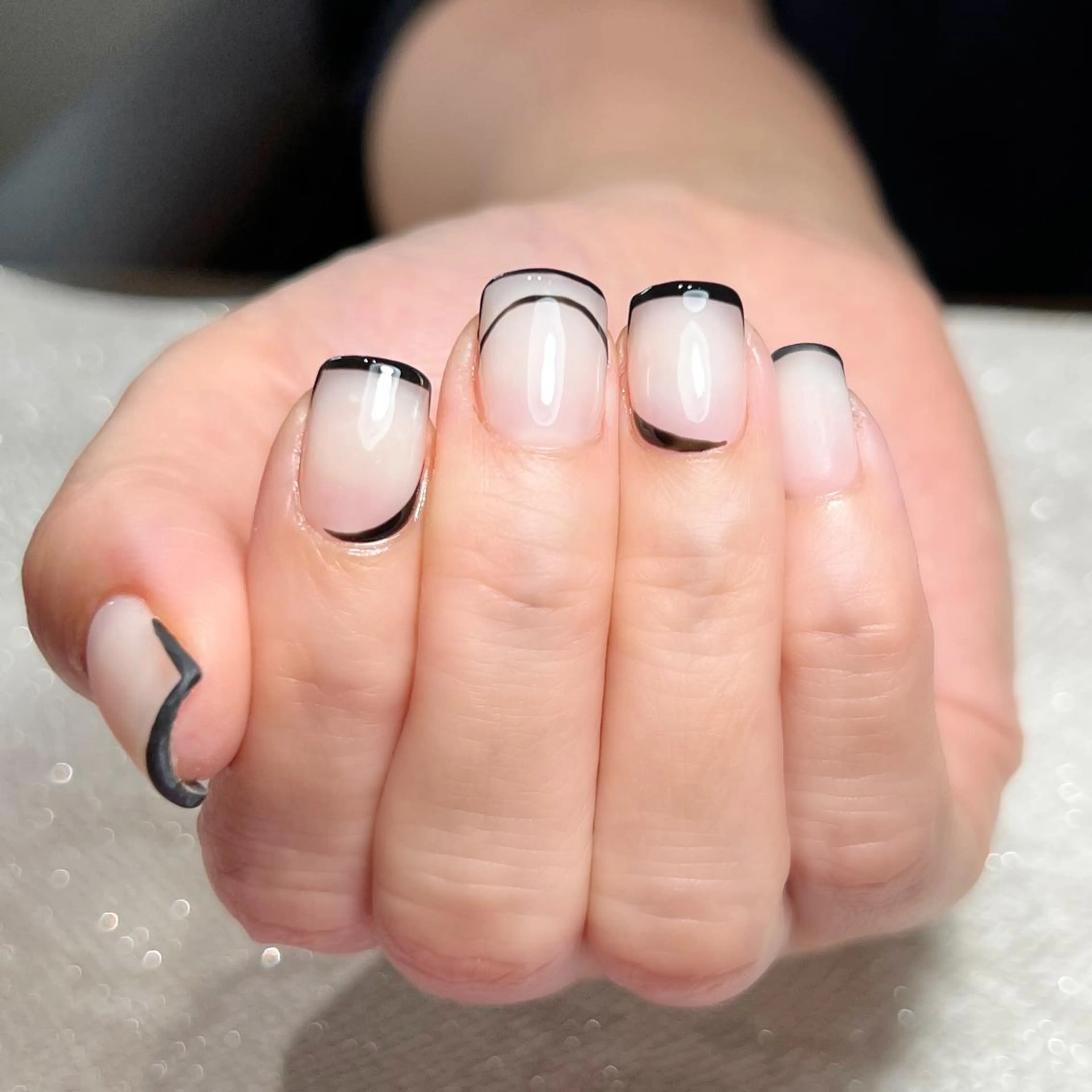 ネイル Lune’a BEAUTY TOKYO所属・Mizuliネイル 眉毛メイクのサロンのネイルデザイン