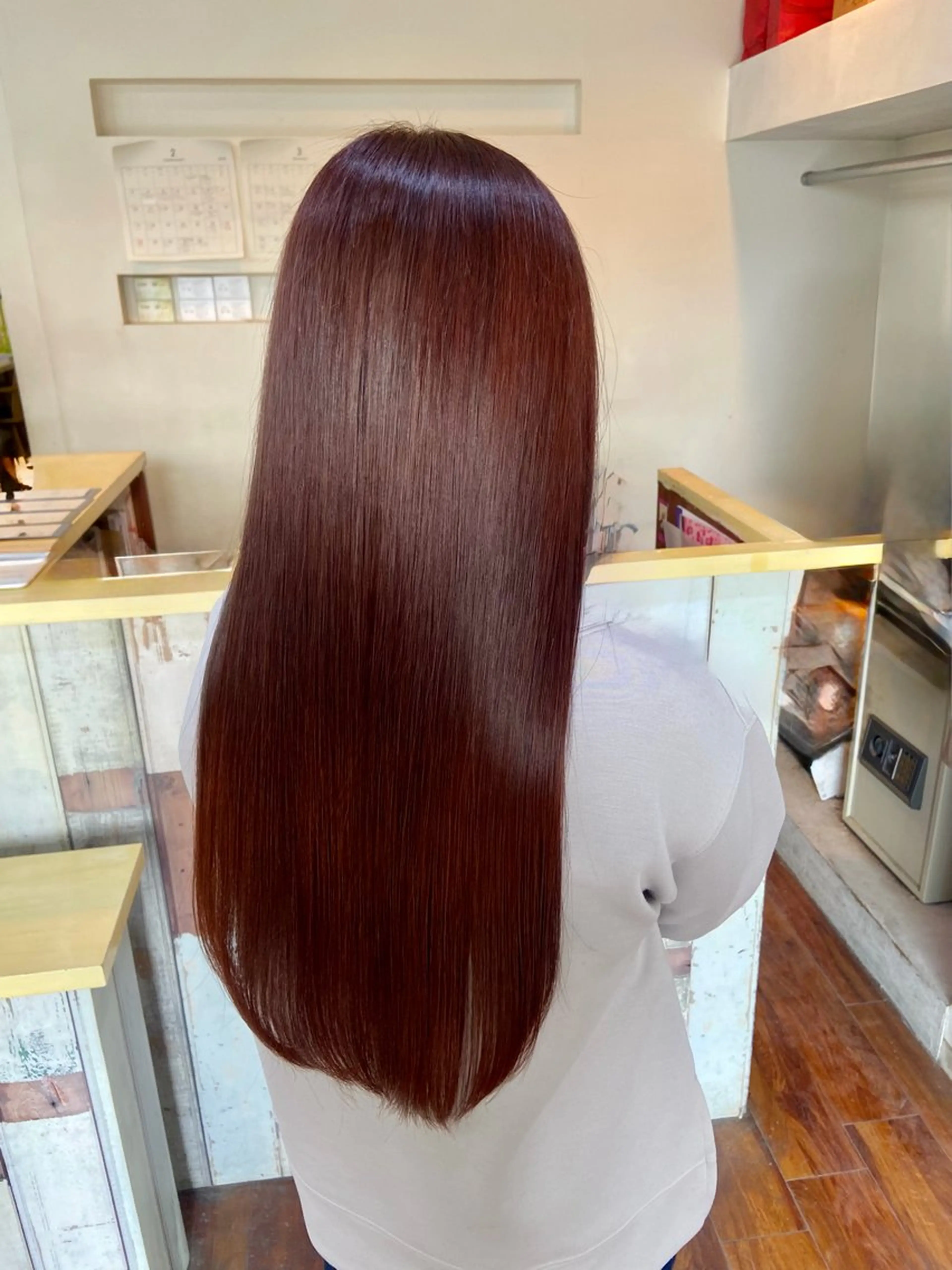 ロング カラー ブリーチ ボルドーカラー ブラウンカラー ブリーチなしカラー レッドカラー カット ヘアカラー トリートメント 髪質改善/透明感 カラー/西川奈穂のヘアスタイル