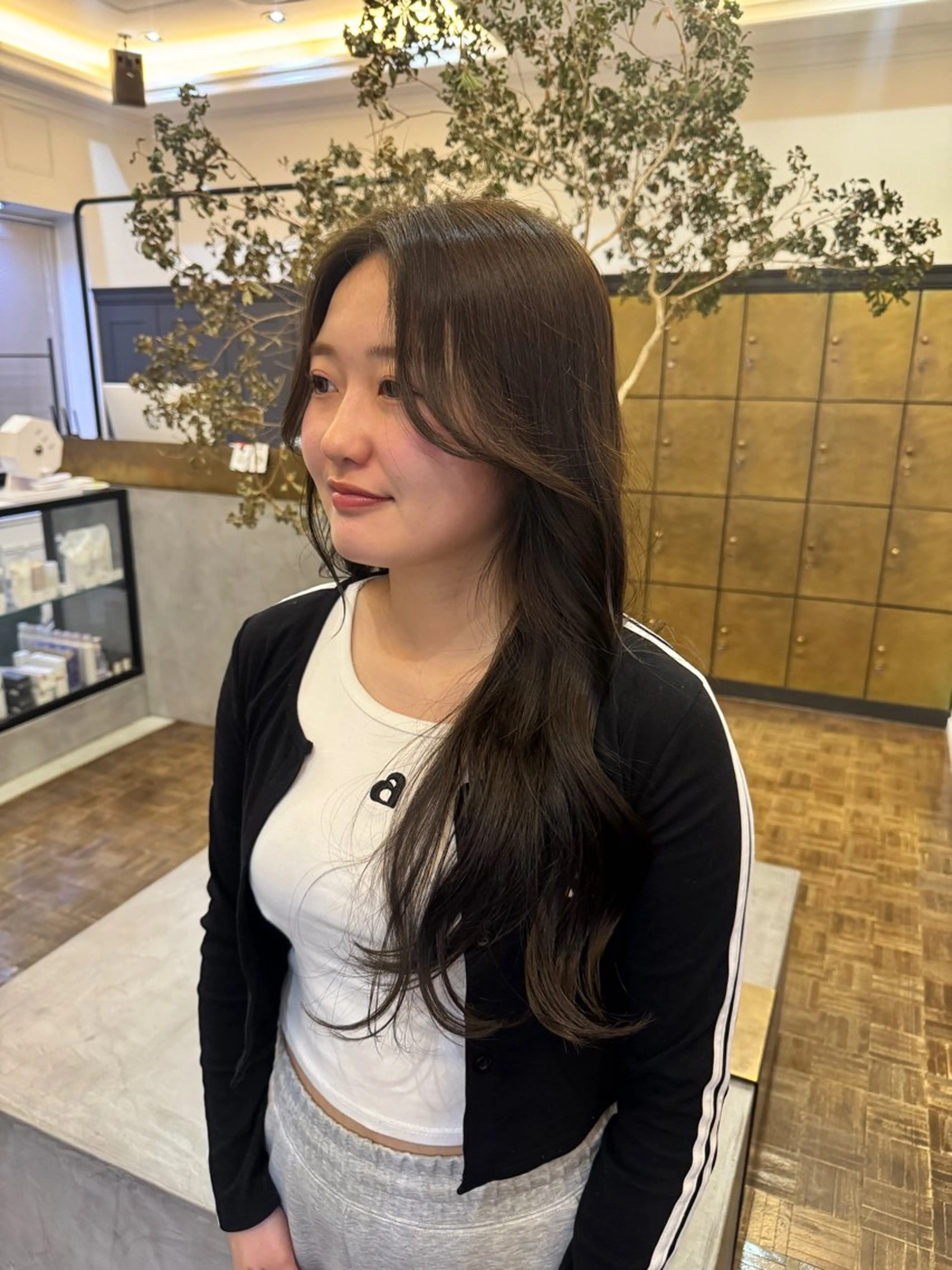 ロング カラー ベージュカラー ヘアカラー 天野 珠華のヘアスタイル