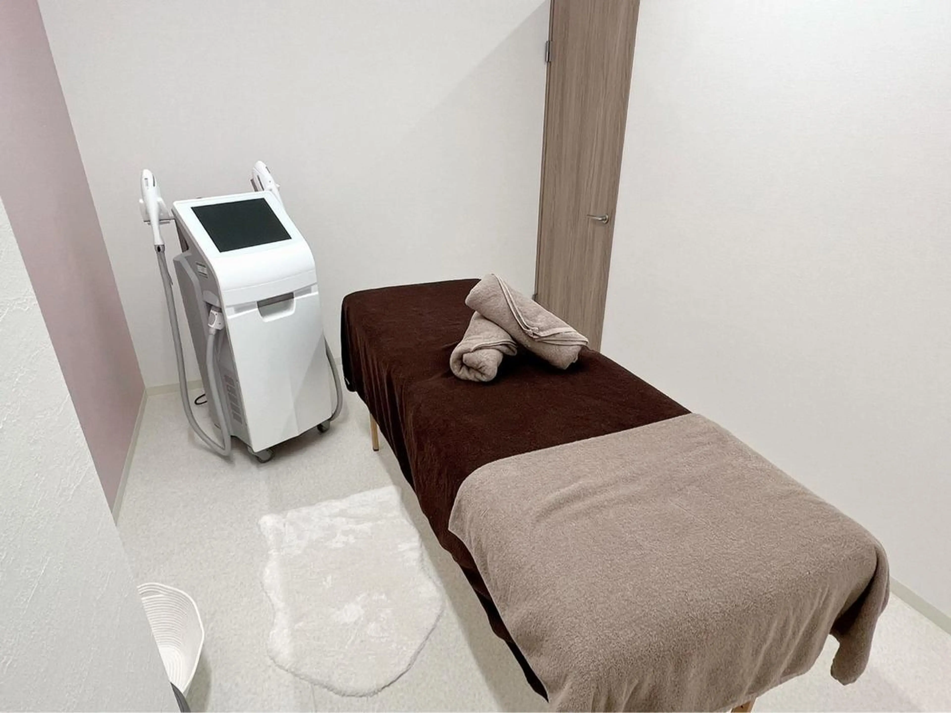 ビューティーサロン EMILUCAのネイルデザイン