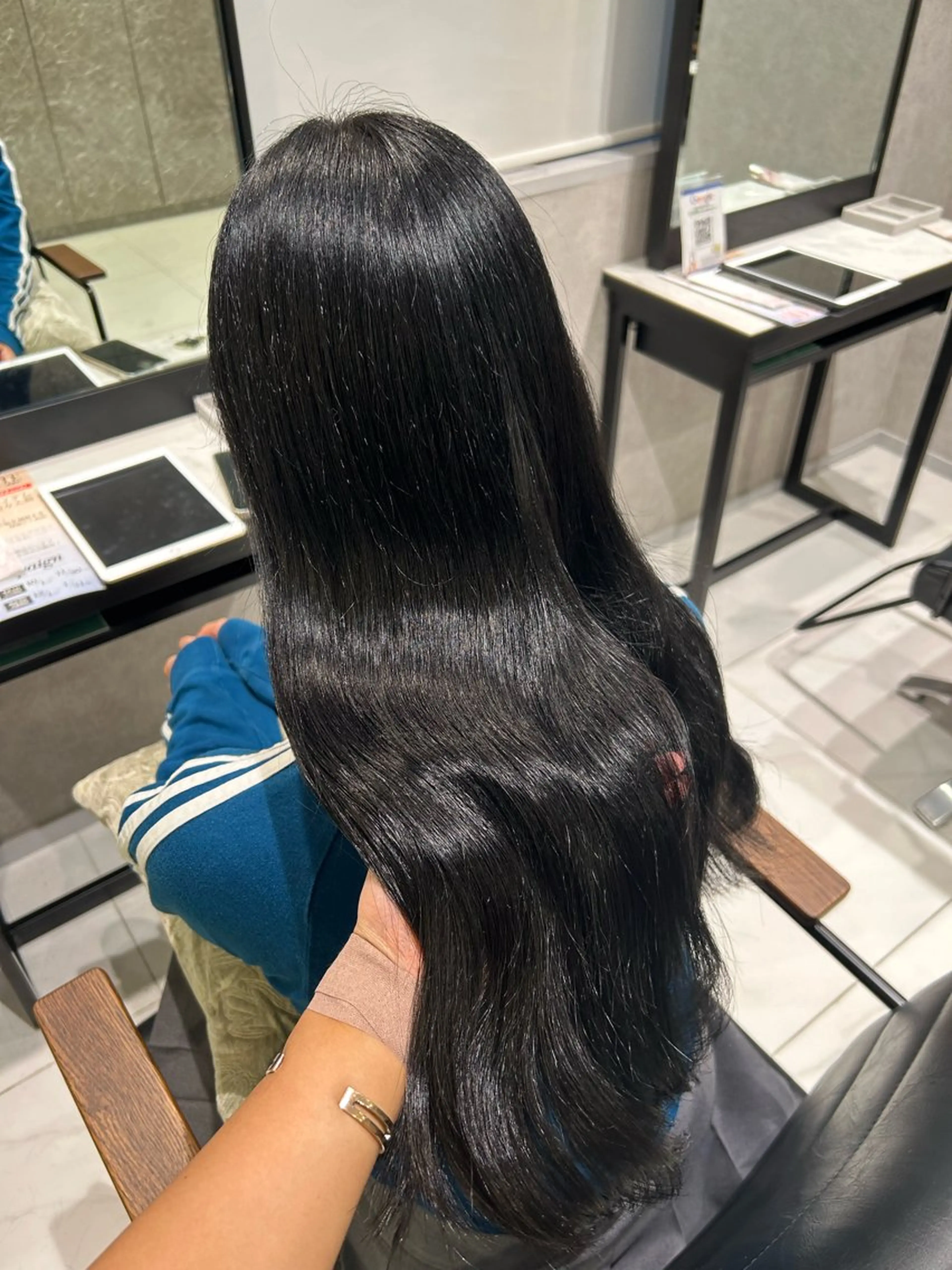 カラー 透明感カラー💙 束感マツエク🪼海月のマツエク・マツパデザイン