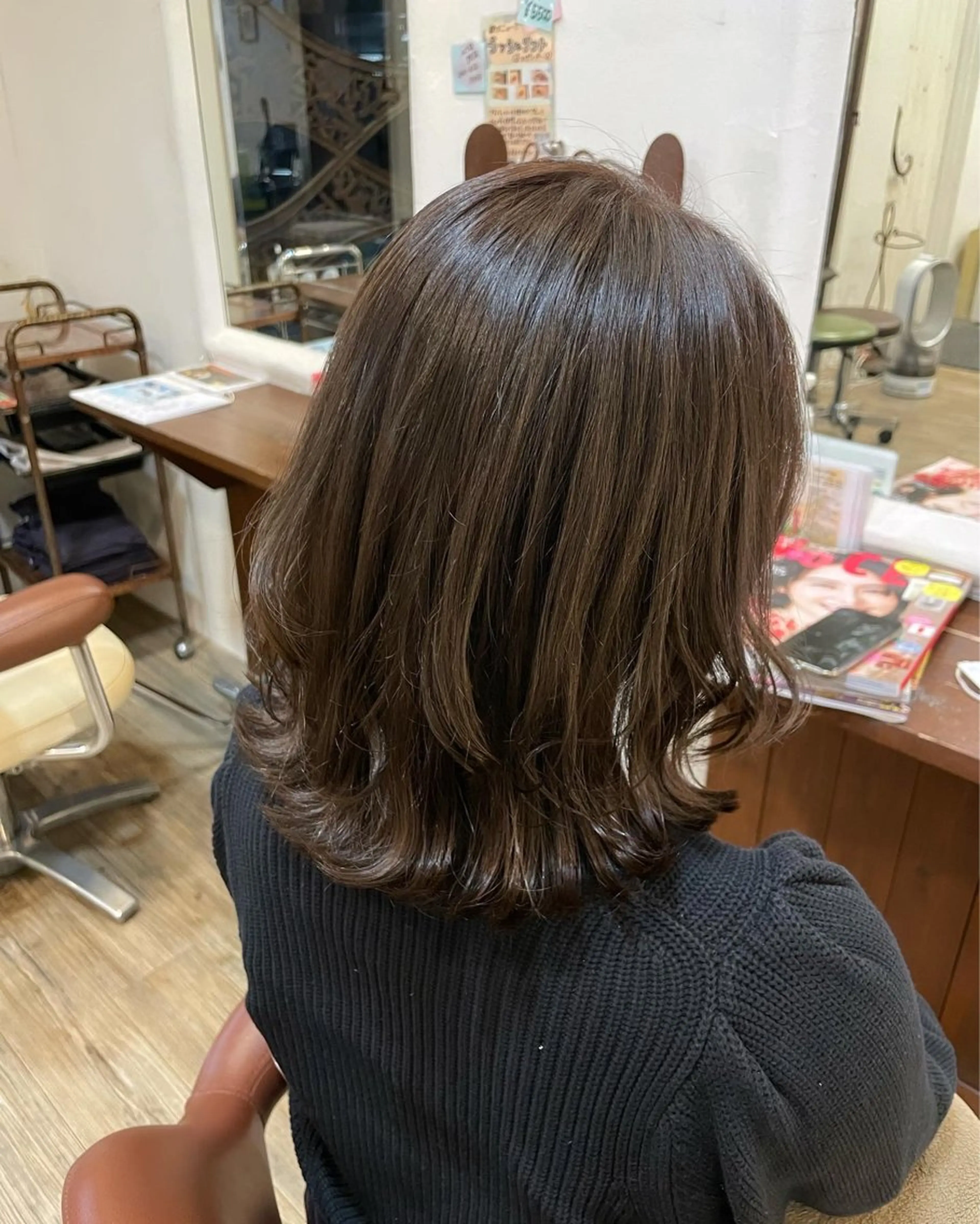 ミディアム カラー CRESCENDO 本杉春菜のヘアスタイル