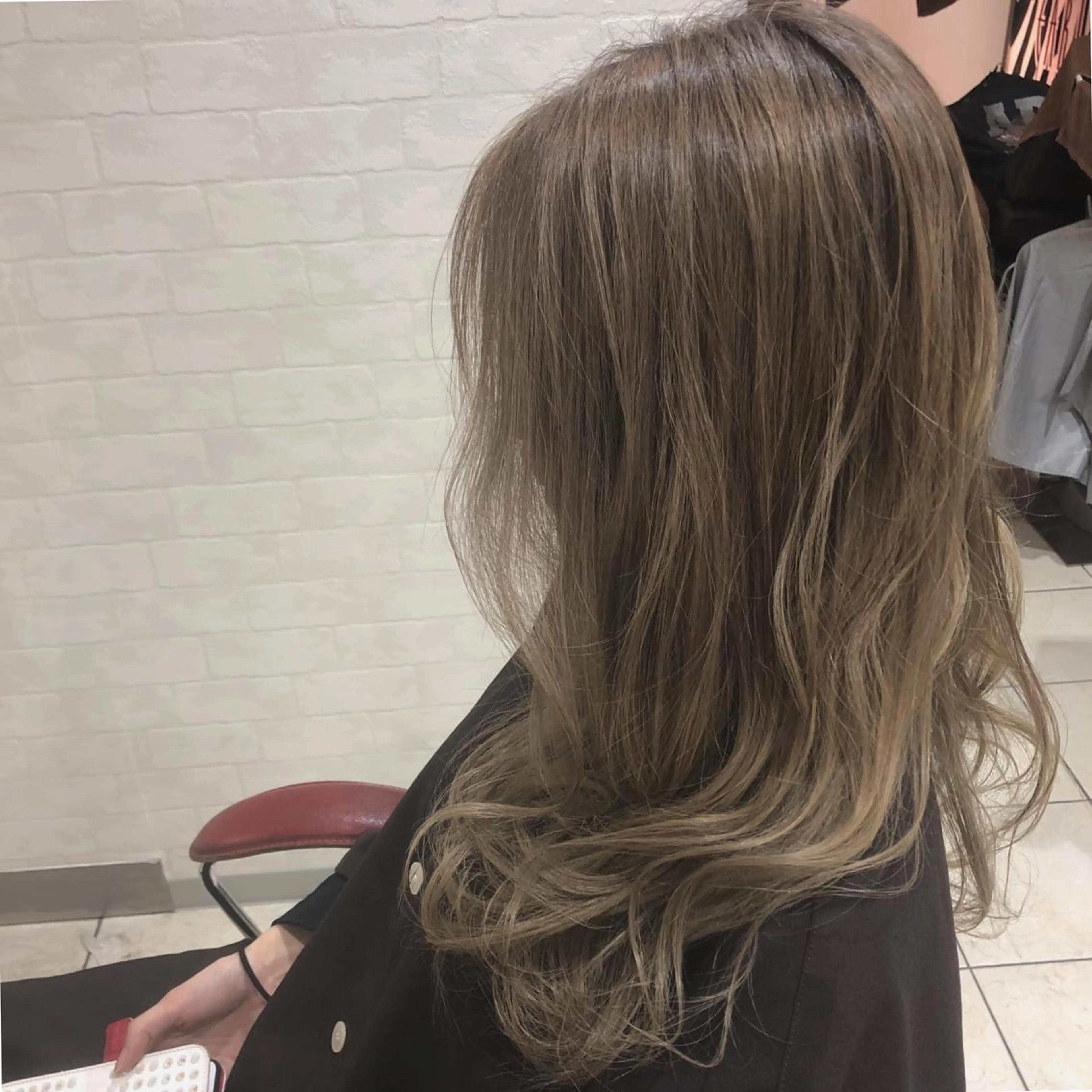 ロング カラー 畑山 紗耶佳のヘアスタイル