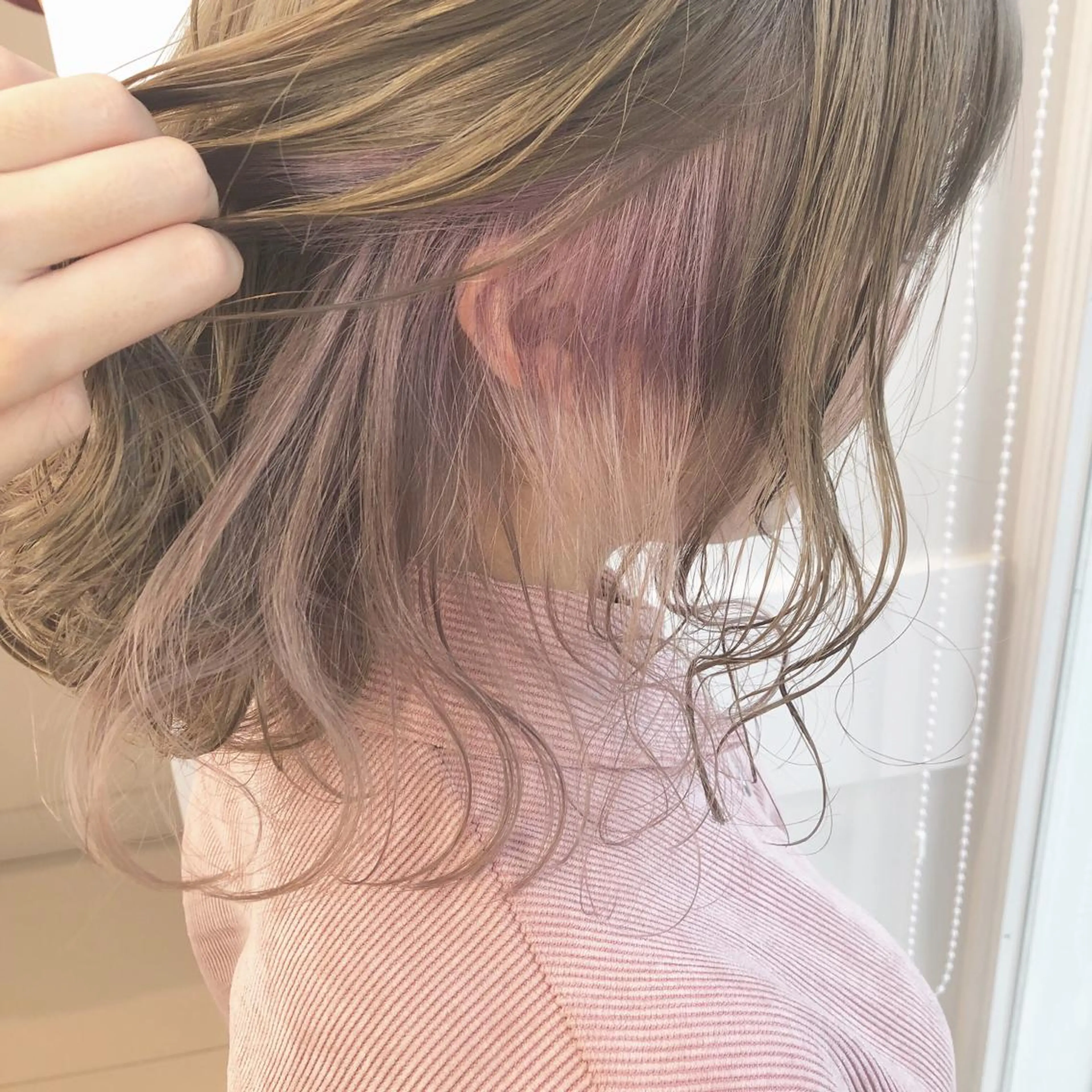 【まだまだ人気イヤリングカラー🌟】ブリーチ＋イヤリングカラー(表面のカラーなし)の写真