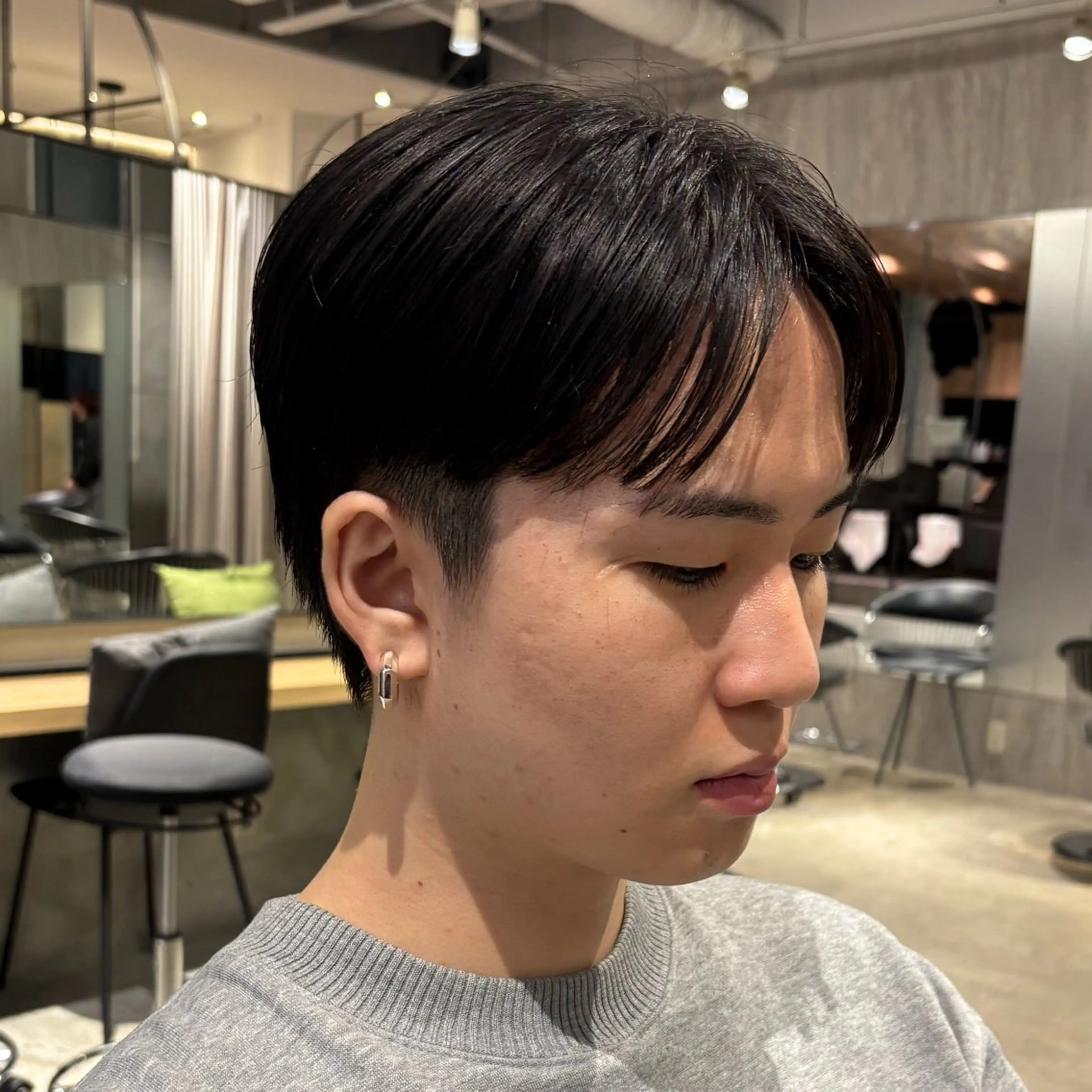 メンズ マッシュ カット みう/メンズ レイヤー 顔周りのヘアスタイル