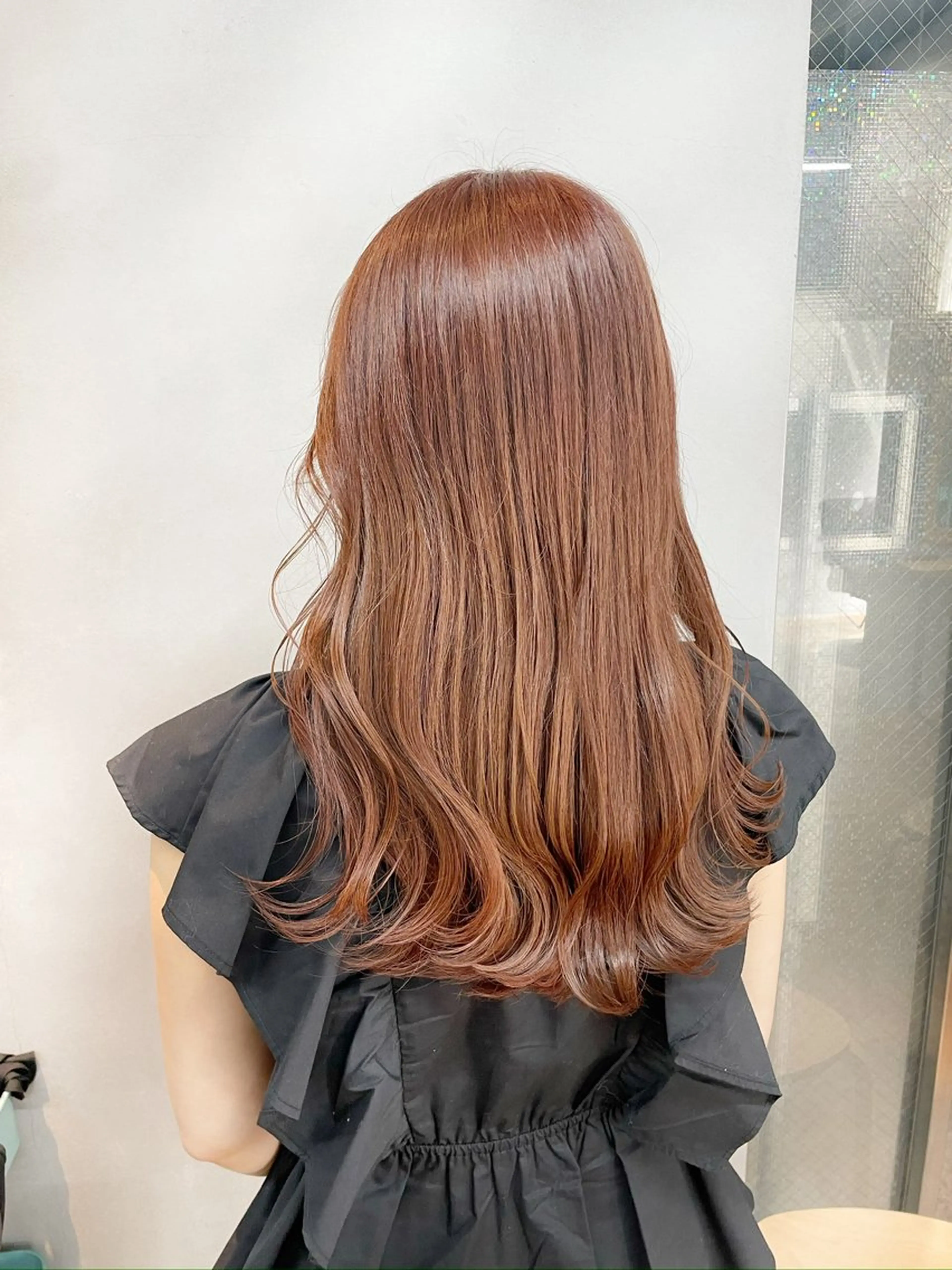 セミロング カラー ブリーチ ブリーチなしカラー ピンクカラー カット ヘアカラー 女性リピ90%🍨 🩷佐藤みずきのヘアスタイル