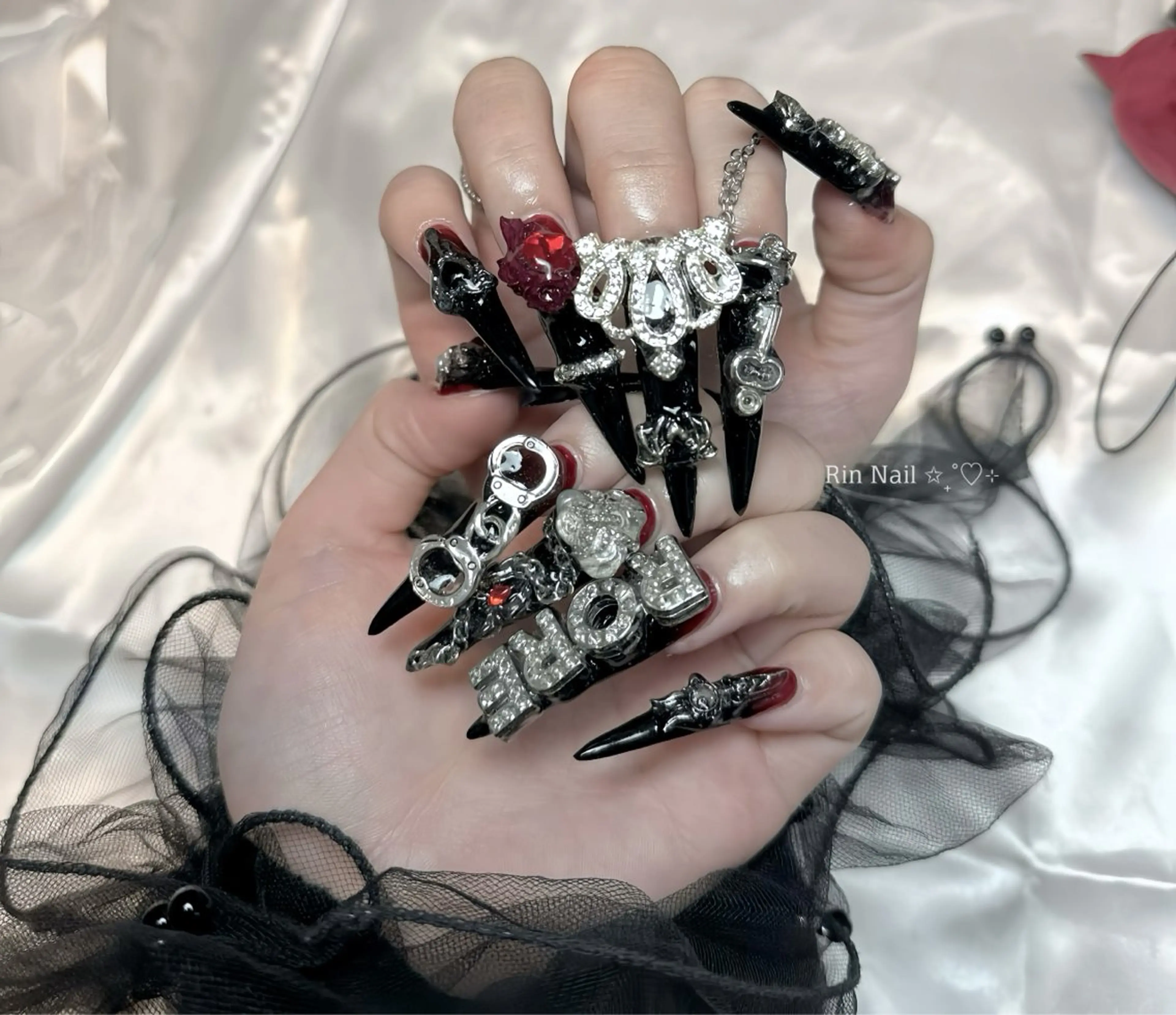 ネイル アートネイル チークネイル ジェルネイル ロングネイル マグネットネイル ハンドネイル Rin Nail 新大久保店のネイルデザイン