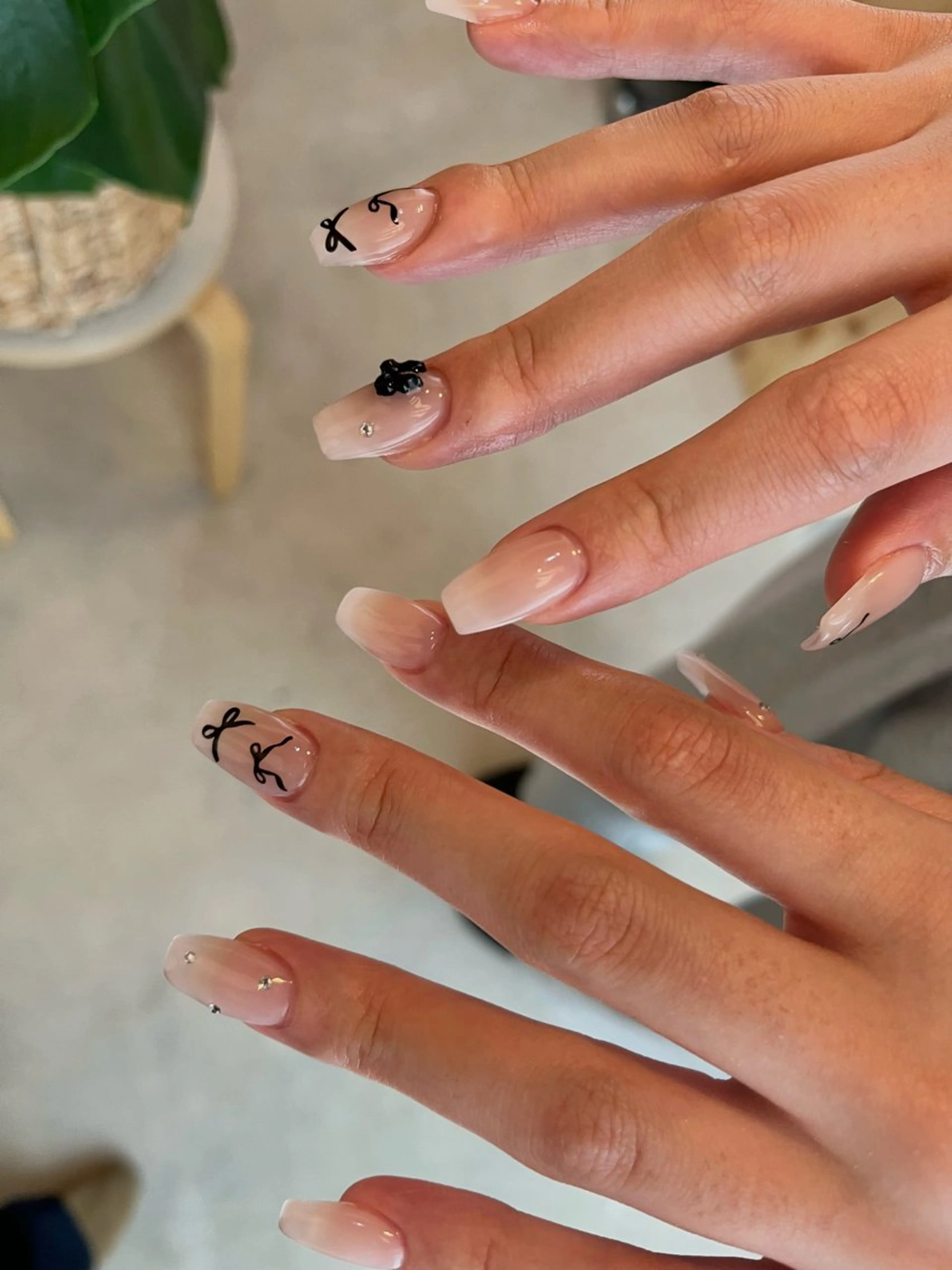 ネイル 持ち込み シンプルネイル aiu  ｱｲﾕｰ ちひろのネイルデザイン