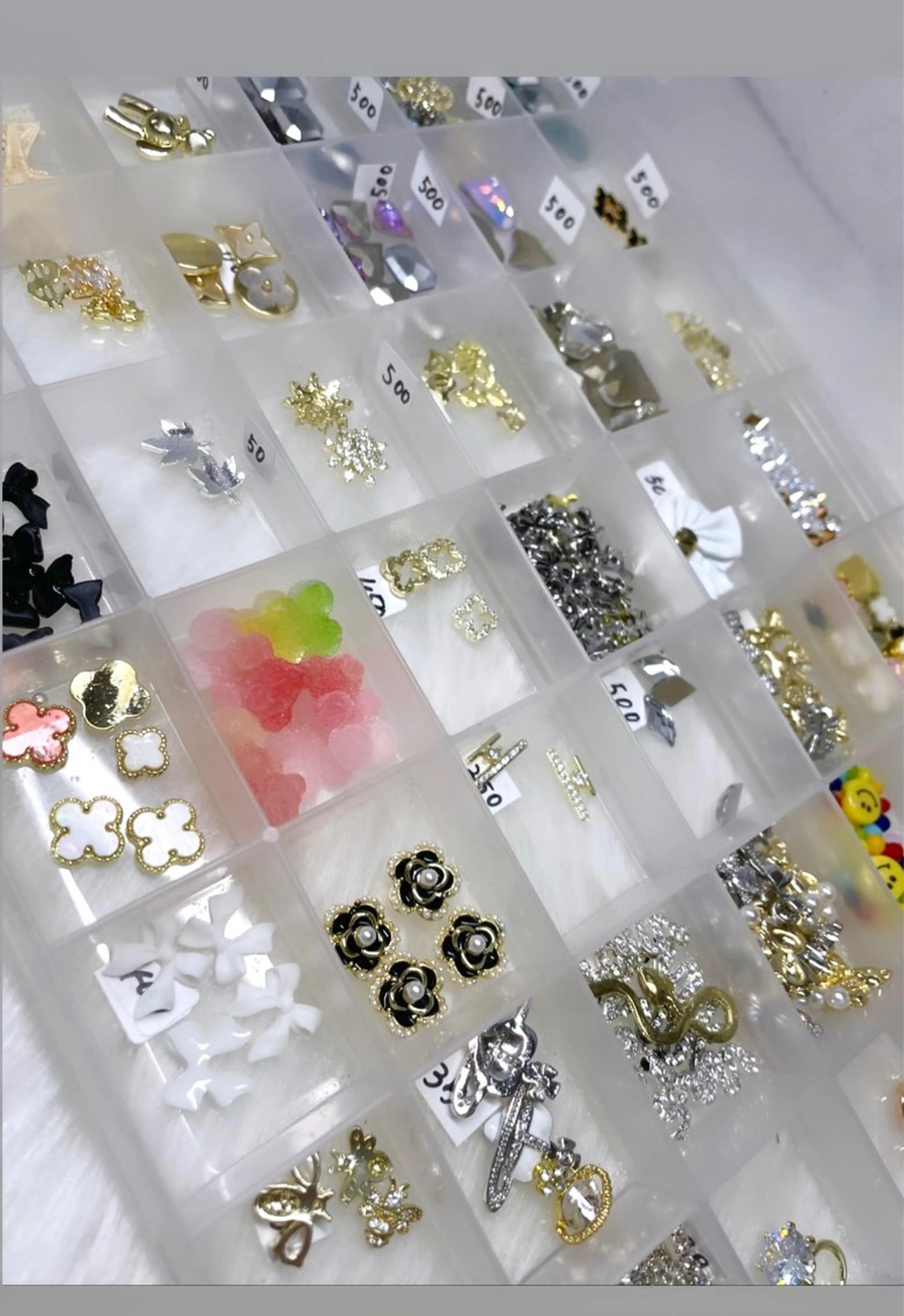 ネイル アートネイル 成人式 フットネイル フレンチネイル ジェルネイル ハンドネイル nail salon fee（フィー）のネイルデザイン