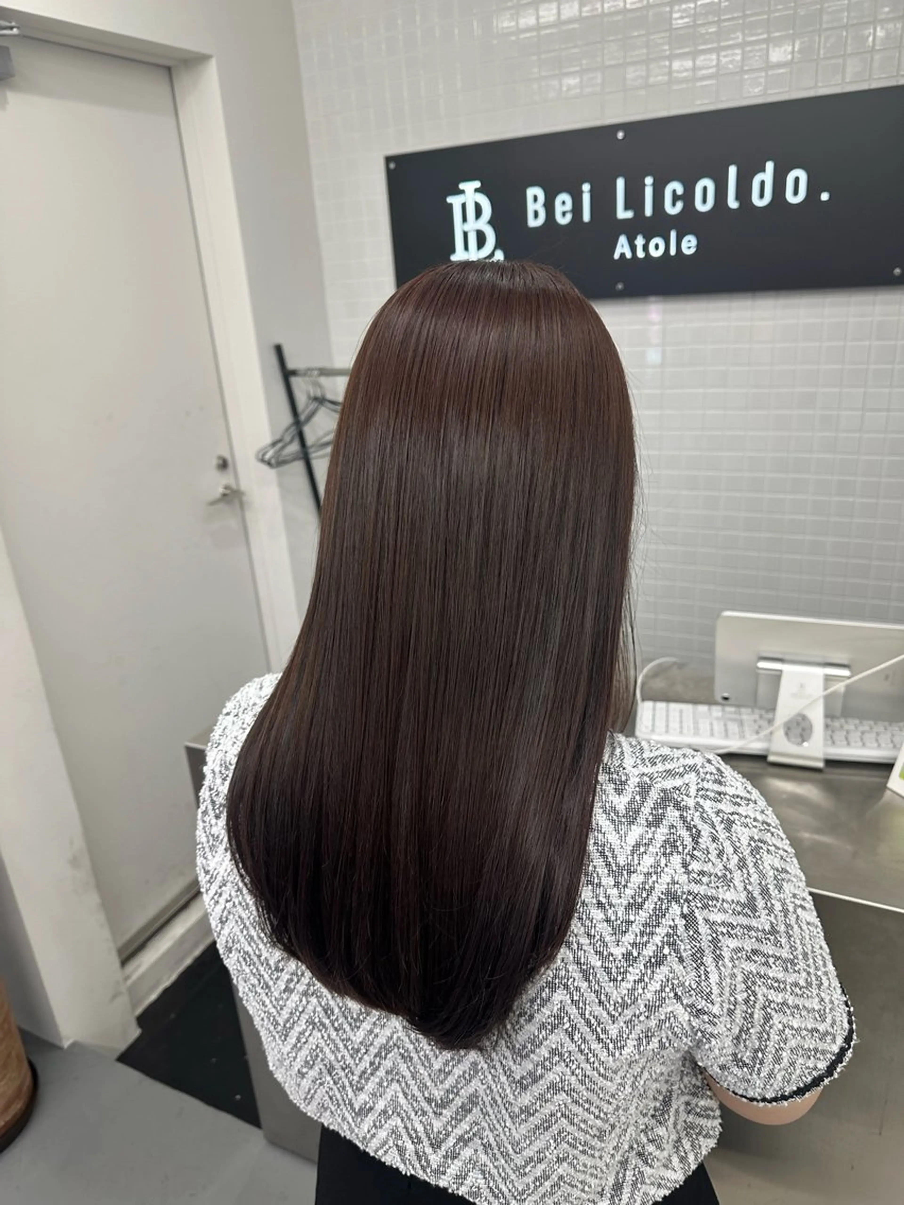 セミロング カラー カット ヘアカラー 縮毛矯正 トリートメント 古田 昂也のヘアスタイル