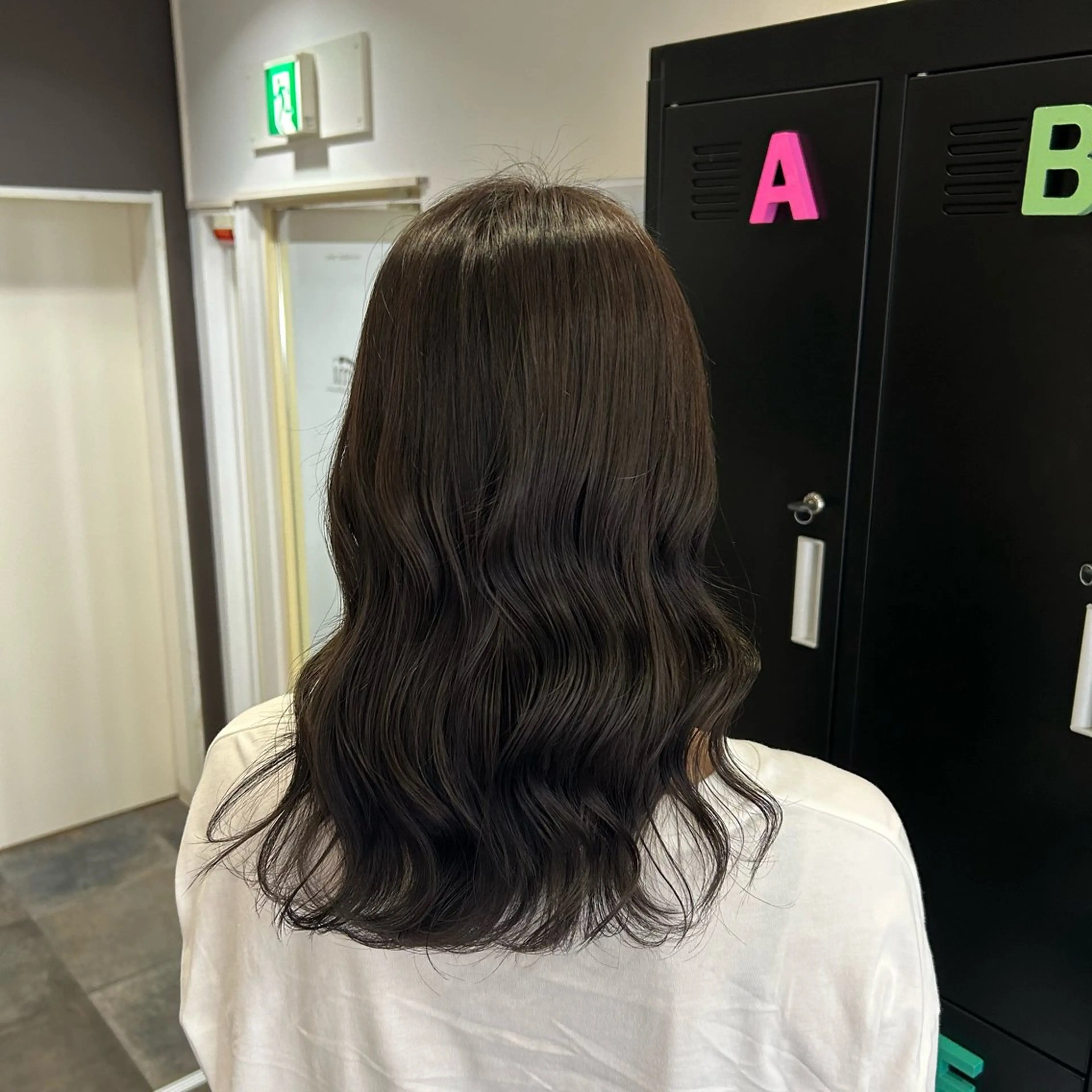 ミディアム カラー 坂 美来乃のヘアスタイル