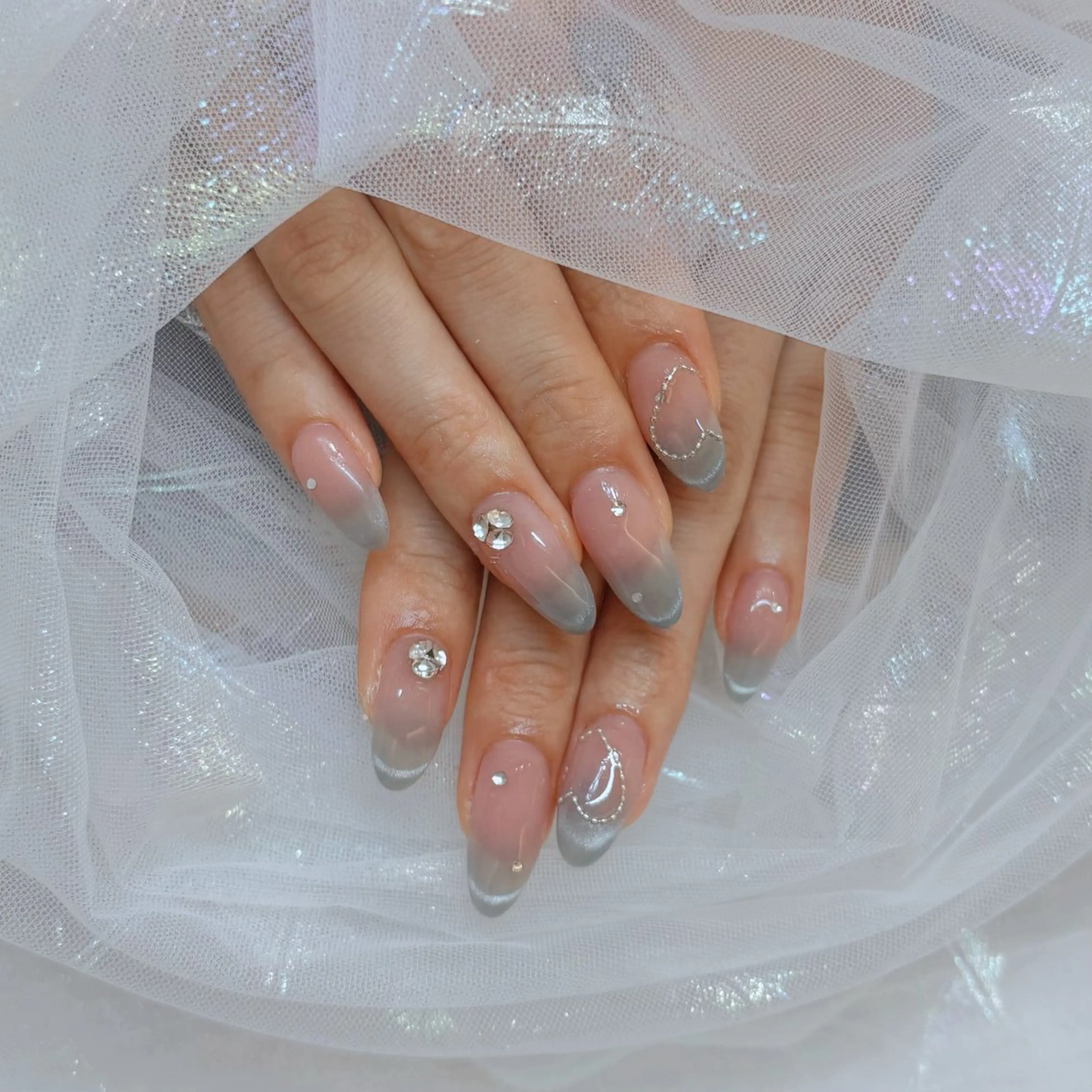 ネイル オーロラネイル 長さ出し フットネイル フレンチネイル ジェルネイル ハンドネイル CeCe Garden所属・CeCeGarden ✨️キラキラワンホンのネイルデザイン