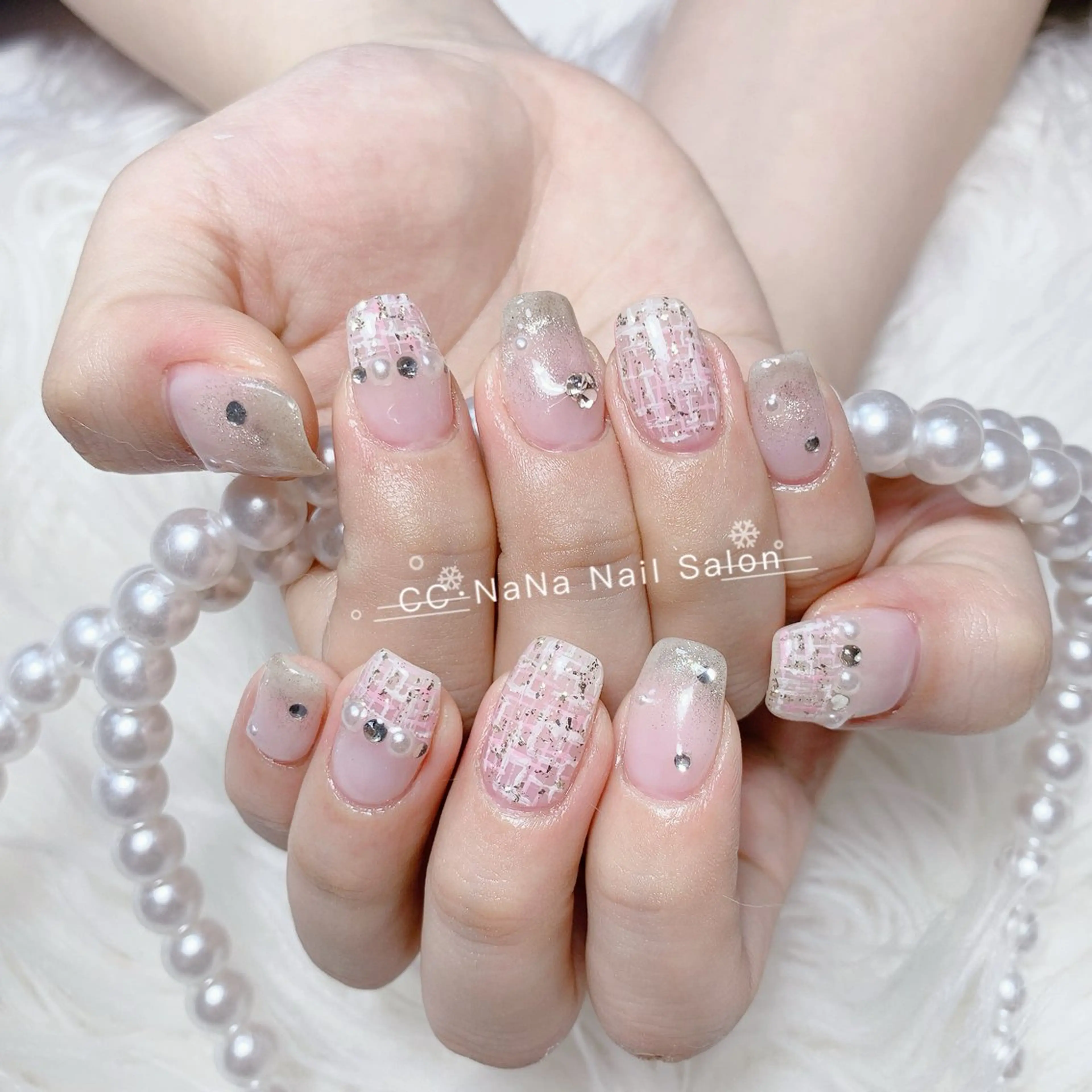 ネイル チークネイル フラッシュネイル ハート キラキラネイル 韓国ネイル ハンドネイル 💎CC・NaNa 韓国風ネイル🌙Cのネイルデザイン