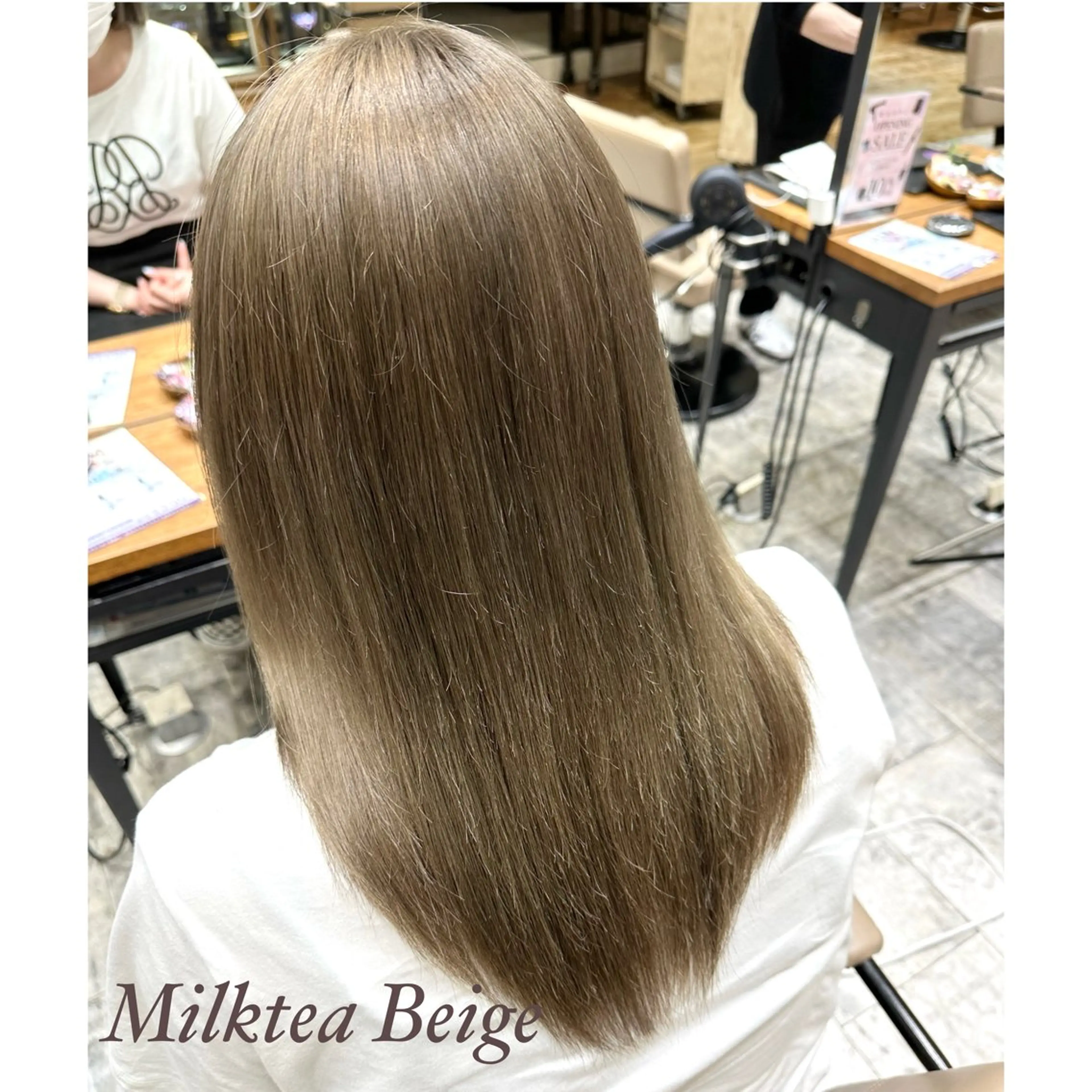 セミロング カラー ベージュカラー ブリーチ ダブルカラー ハイトーンカラー ミルクティーベージュ レイヤー/顔まわり/ 透明感カラー/れいなのヘアスタイル