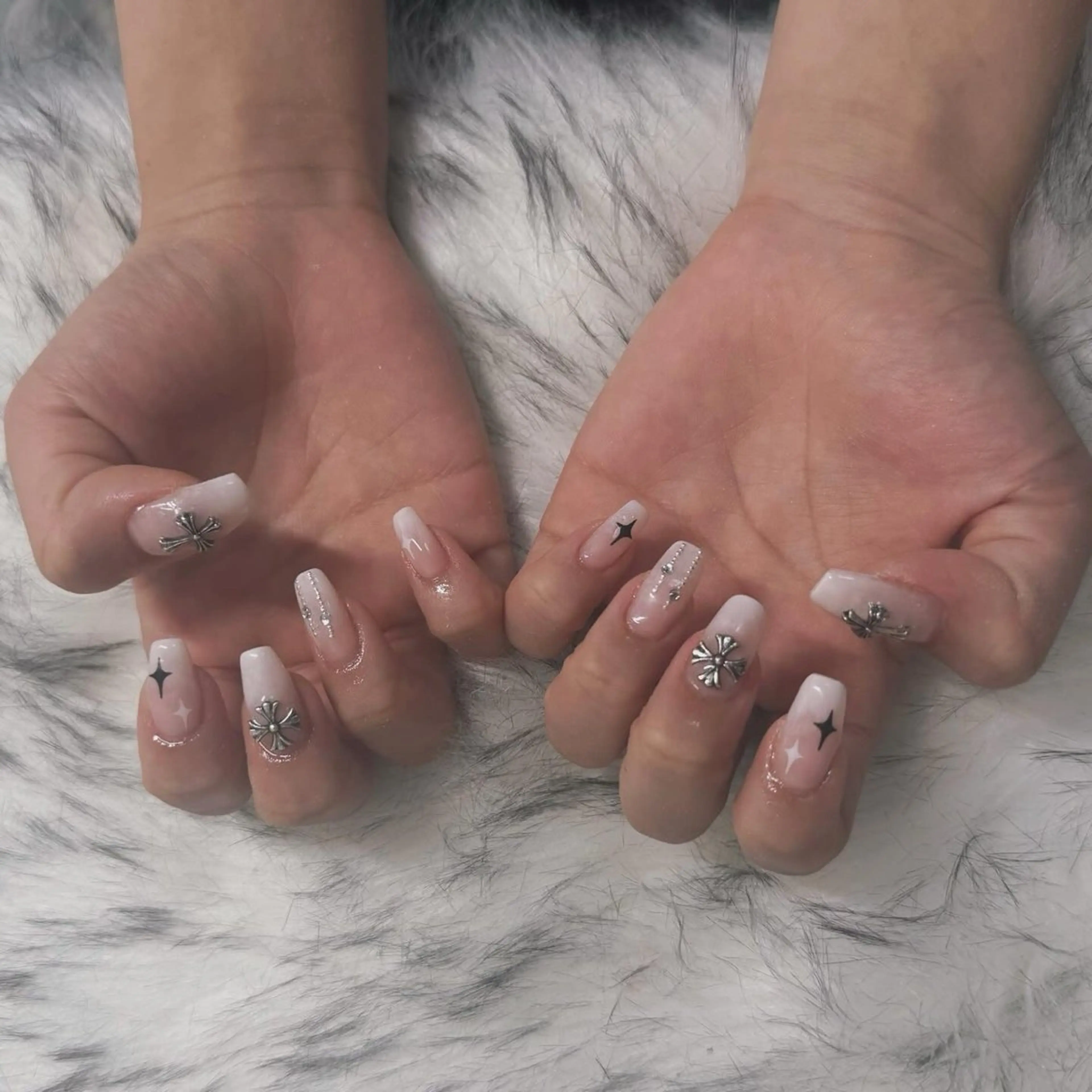 ミディアム ハンドネイル mao .のネイルデザイン