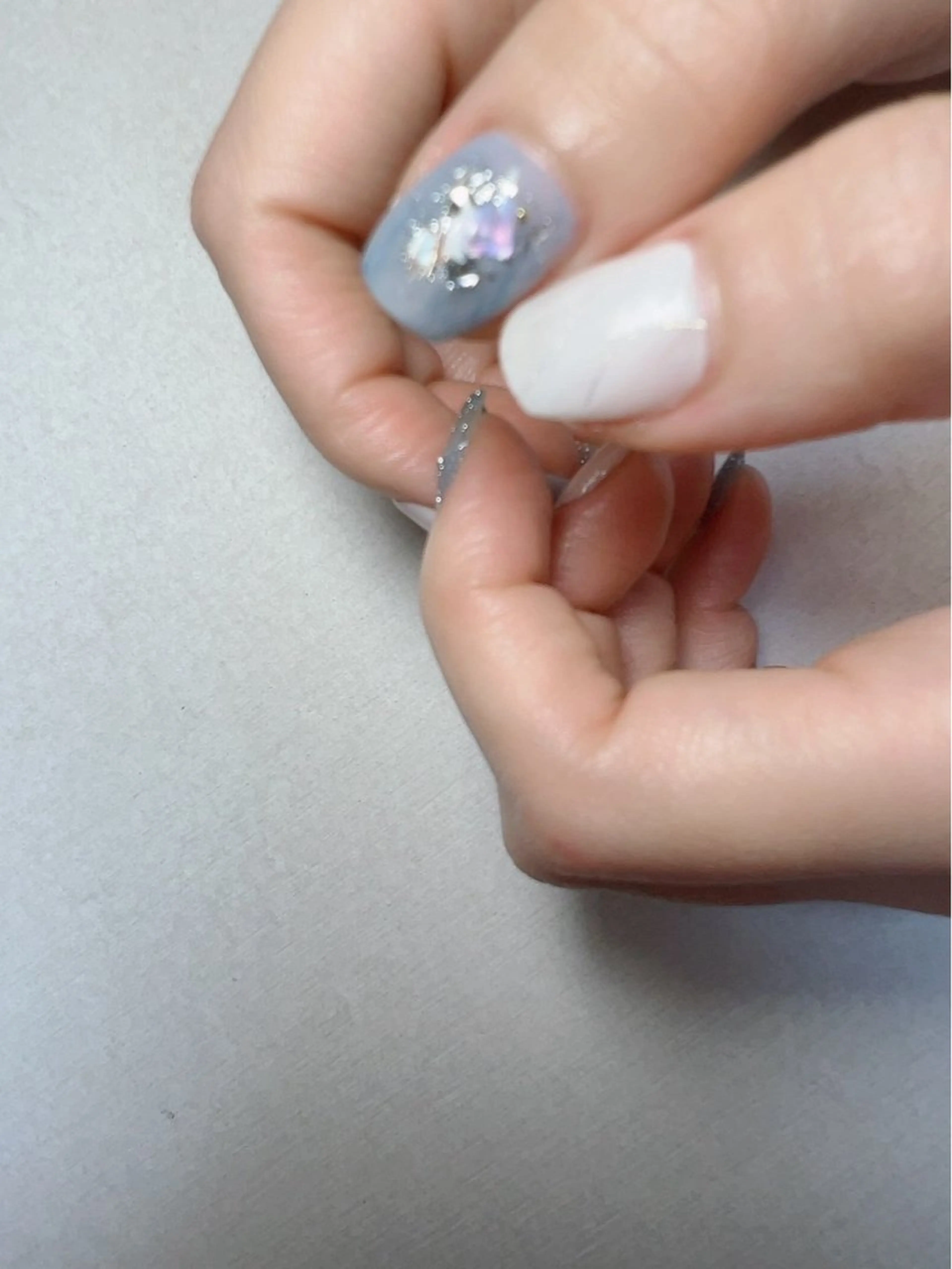 ネイル ブルー フラッシュネイル 水色 夏ネイル ホワイト irooo 21のネイルデザイン