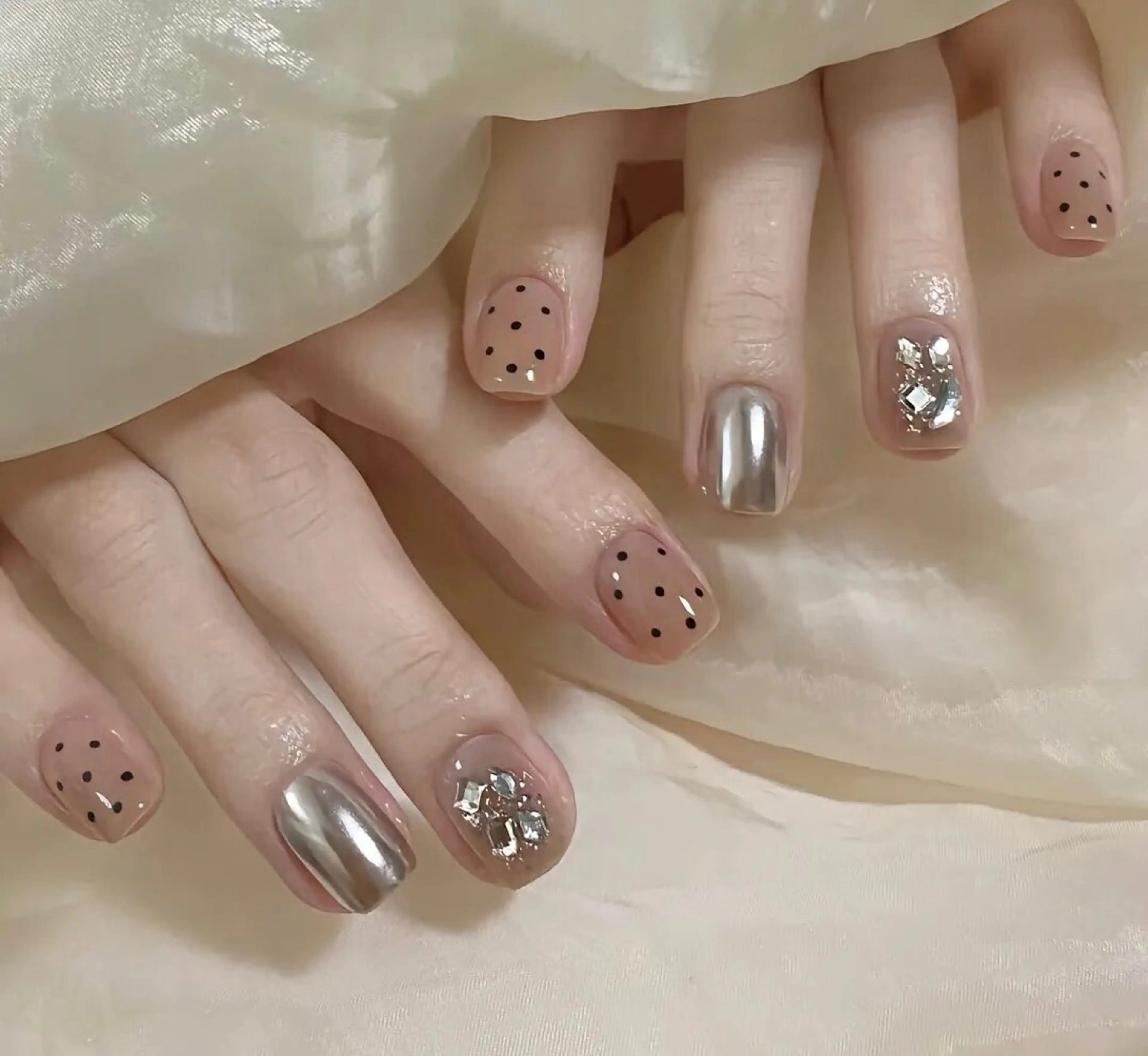 ネイル エリ🫧 nail池袋東口のネイルデザイン