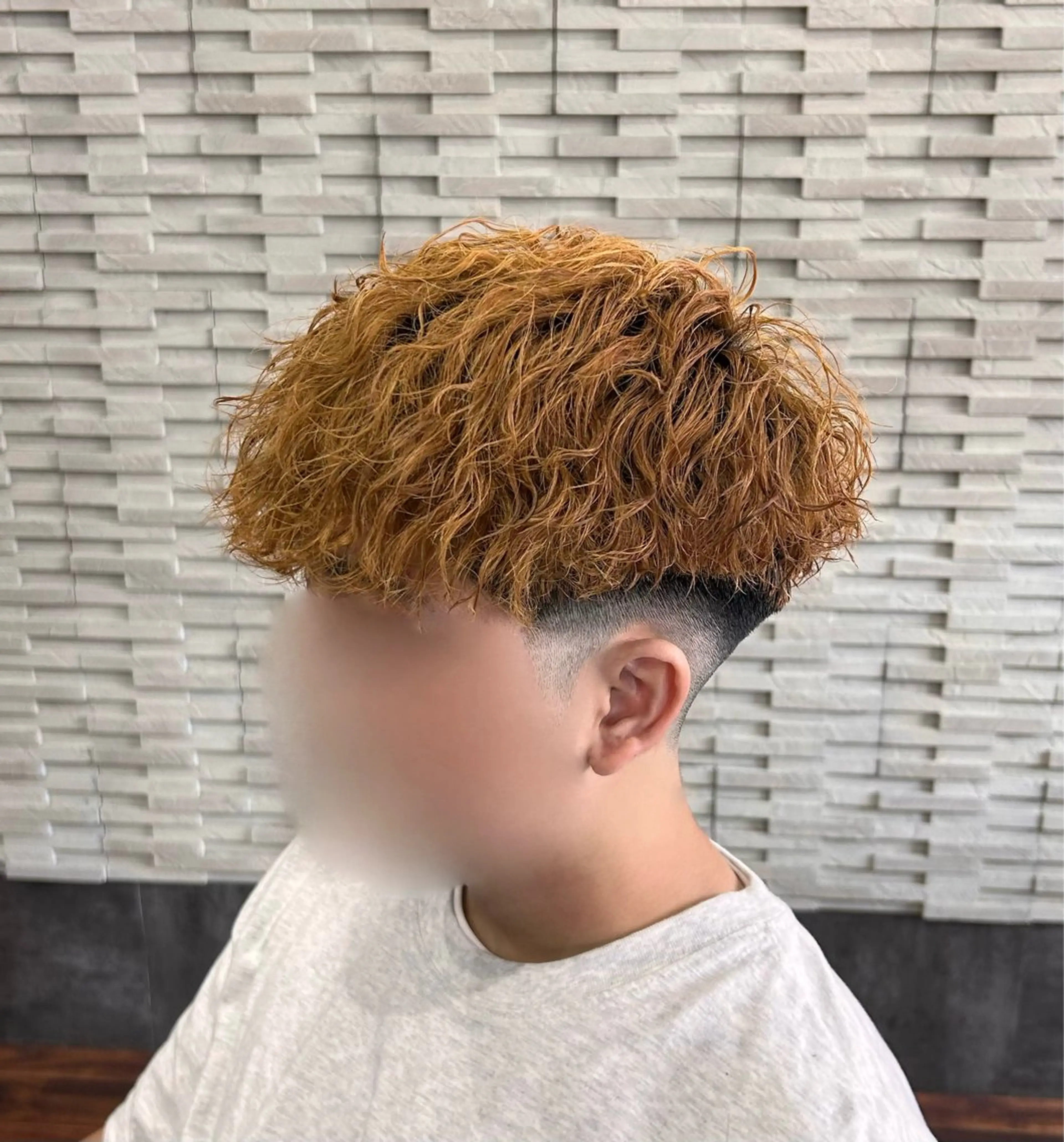 ショート カラー パーマ メンズ メンズブリーチ ブリーチ カット パーマ 桐山 空澄のヘアスタイル