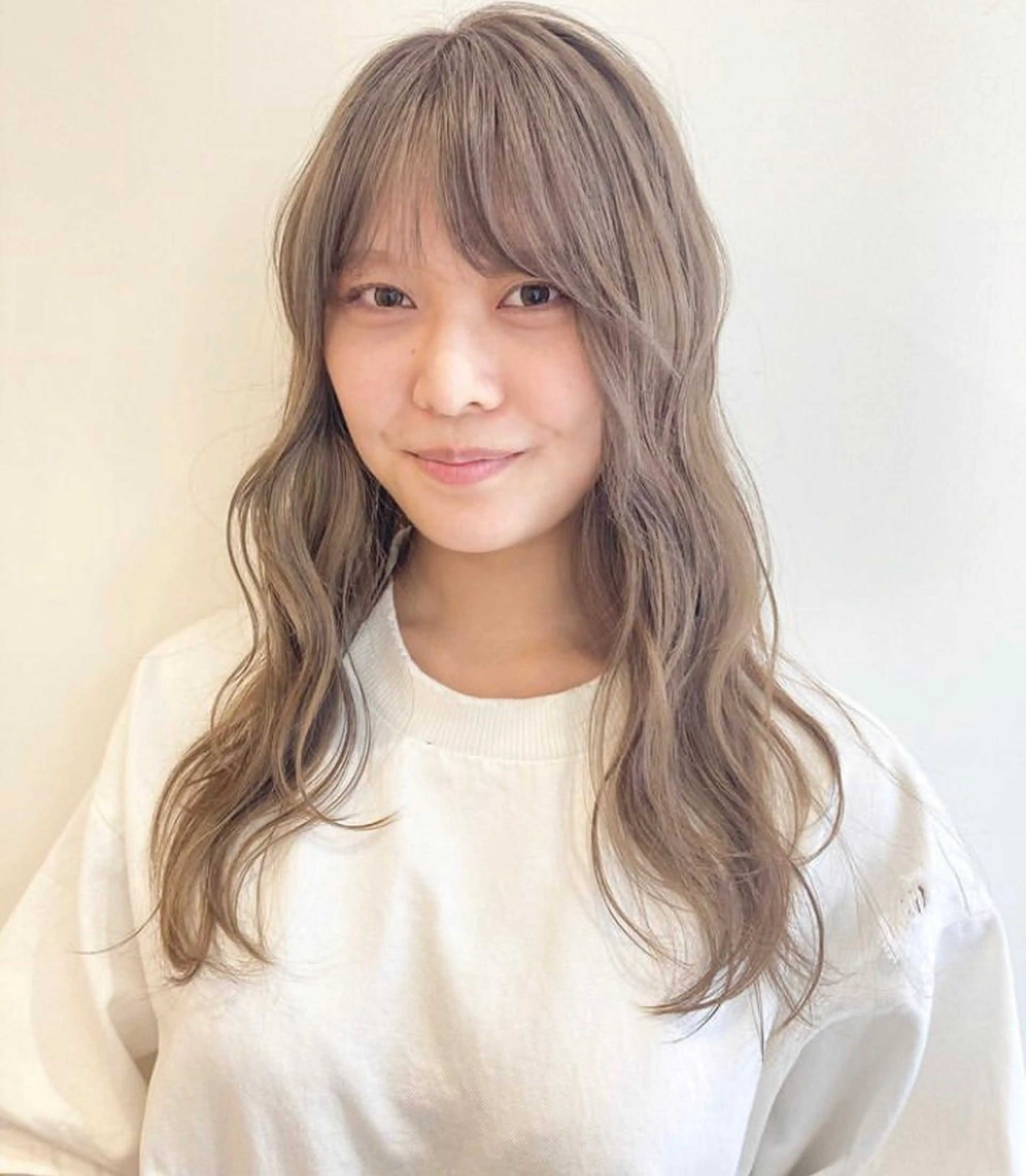 ロング カラー ベージュカラー ブリーチ 大阪ヴィーガンサロン KANAKOのヘアスタイル