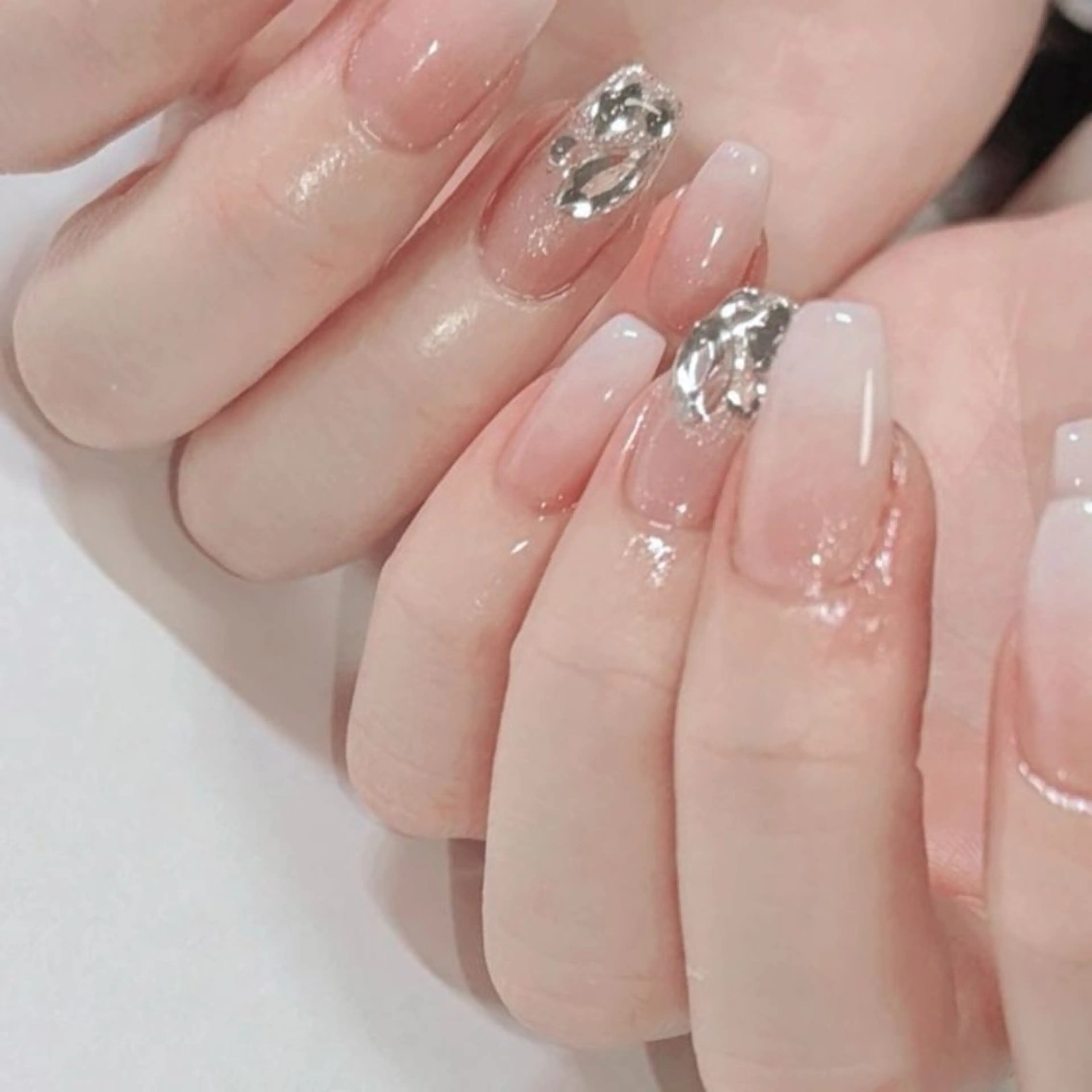 ネイル Fiore nail🪽✨のネイルデザイン