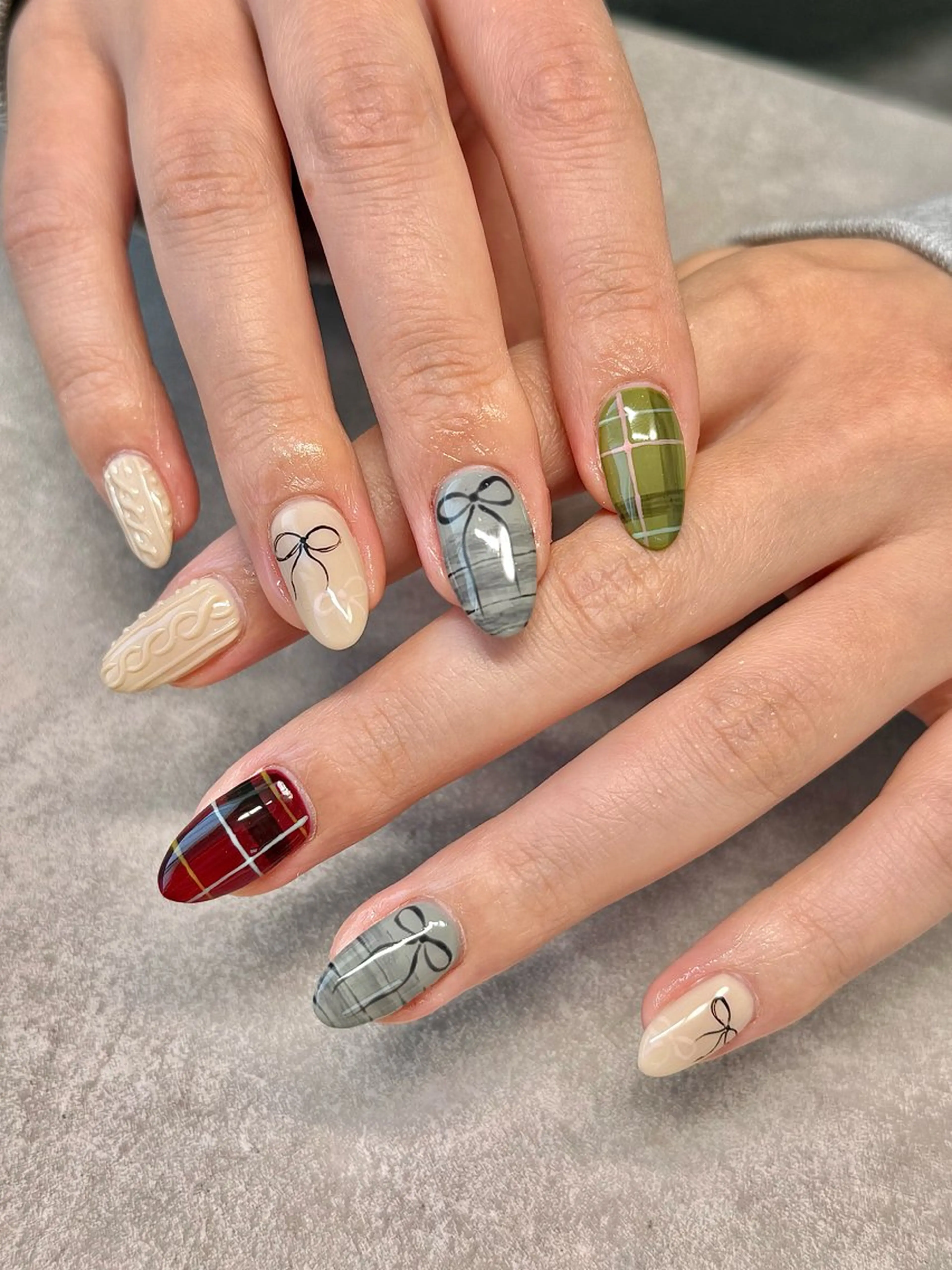 ネイル リボン 冬ネイル ハンドネイル nailroom amyのネイルデザイン