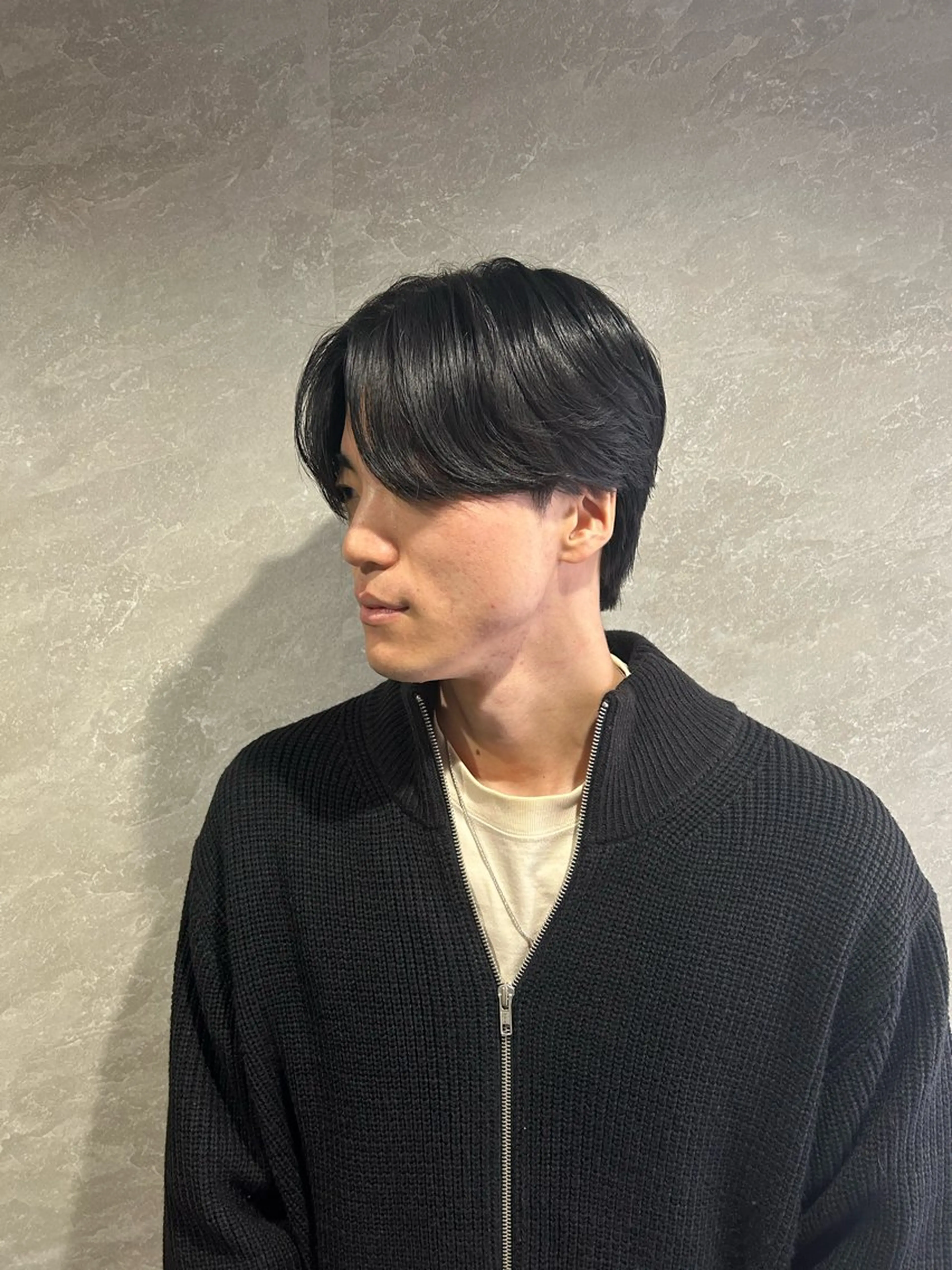メンズ 新宿 韓国 シャドウパーマ 志龍のヘアスタイル