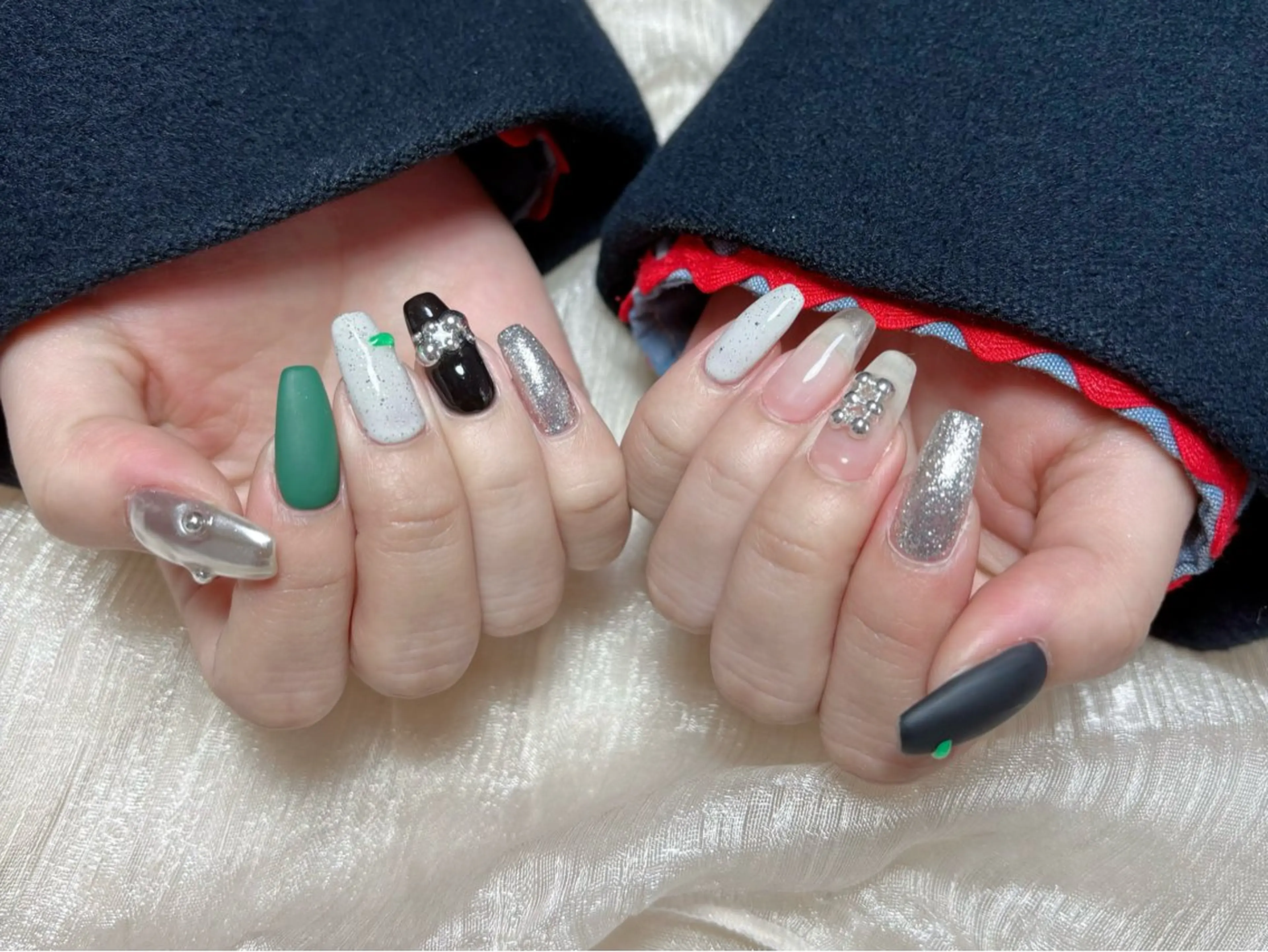 ネイル フレンチネイル ジェルネイル ガラスフレンチ 韓国ネイル マグネットネイル ハンドネイル Nail Jolie所属・Nail Jolieのネイルデザイン