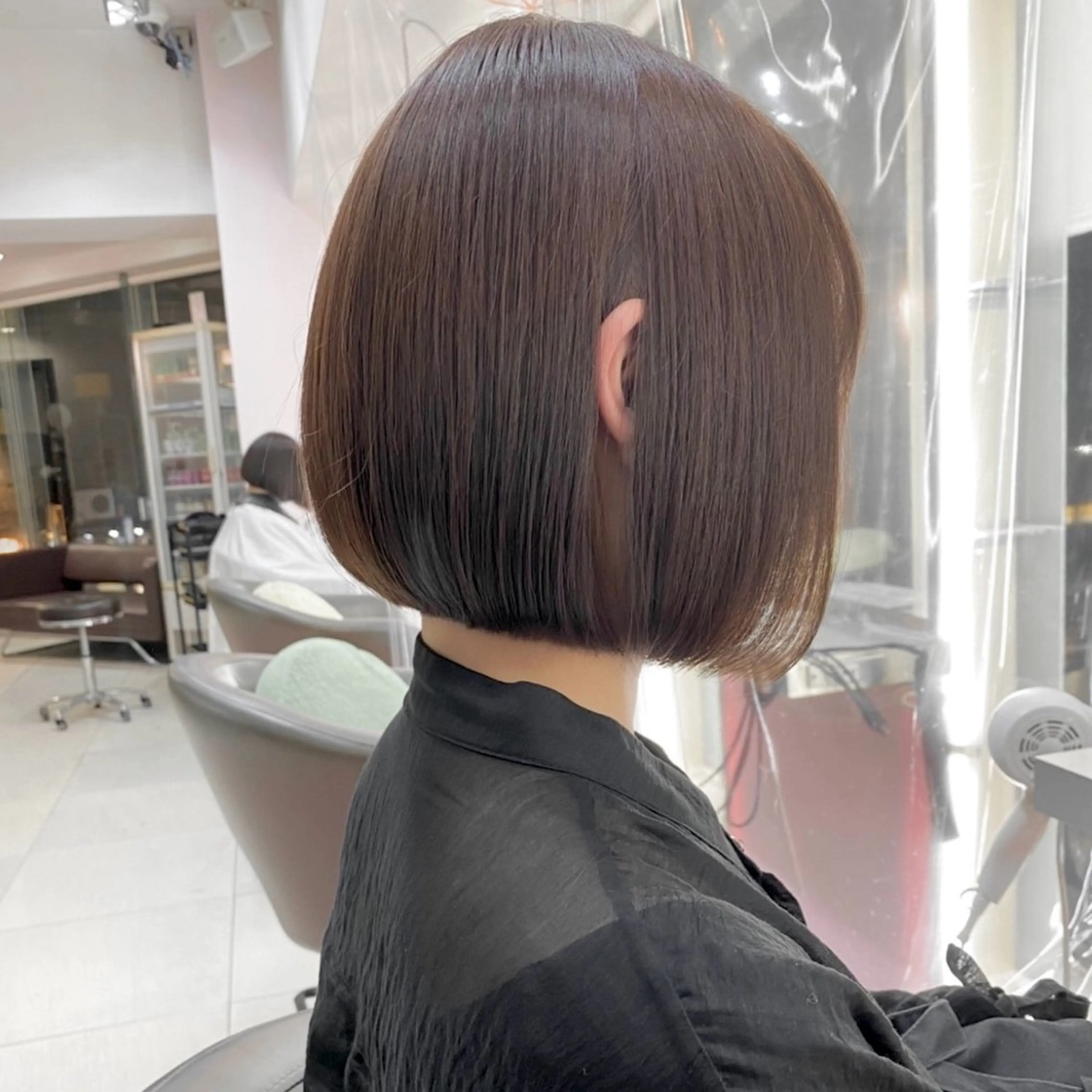 ショート カラー ボブ 似合わせカット カット ヘアカラー トリートメント ボブ×艶髪｜ 艶カラー🩶石橋怜大のヘアスタイル