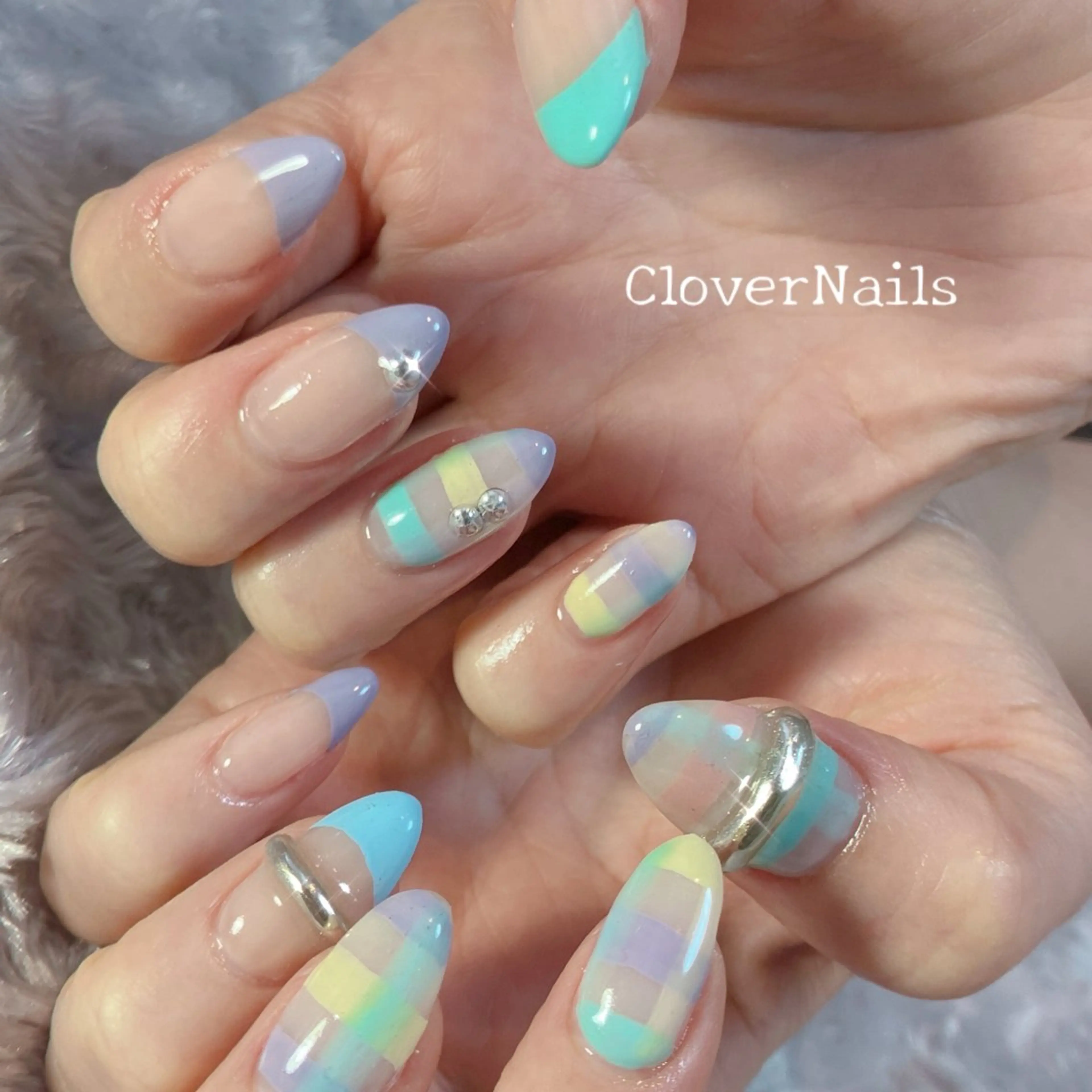 ネイル アートネイル フレンチネイル ジェルネイル 持ち込み ニュアンスネイル ハンドネイル 自宅ネイルサロン クロバーネイルのネイルデザイン