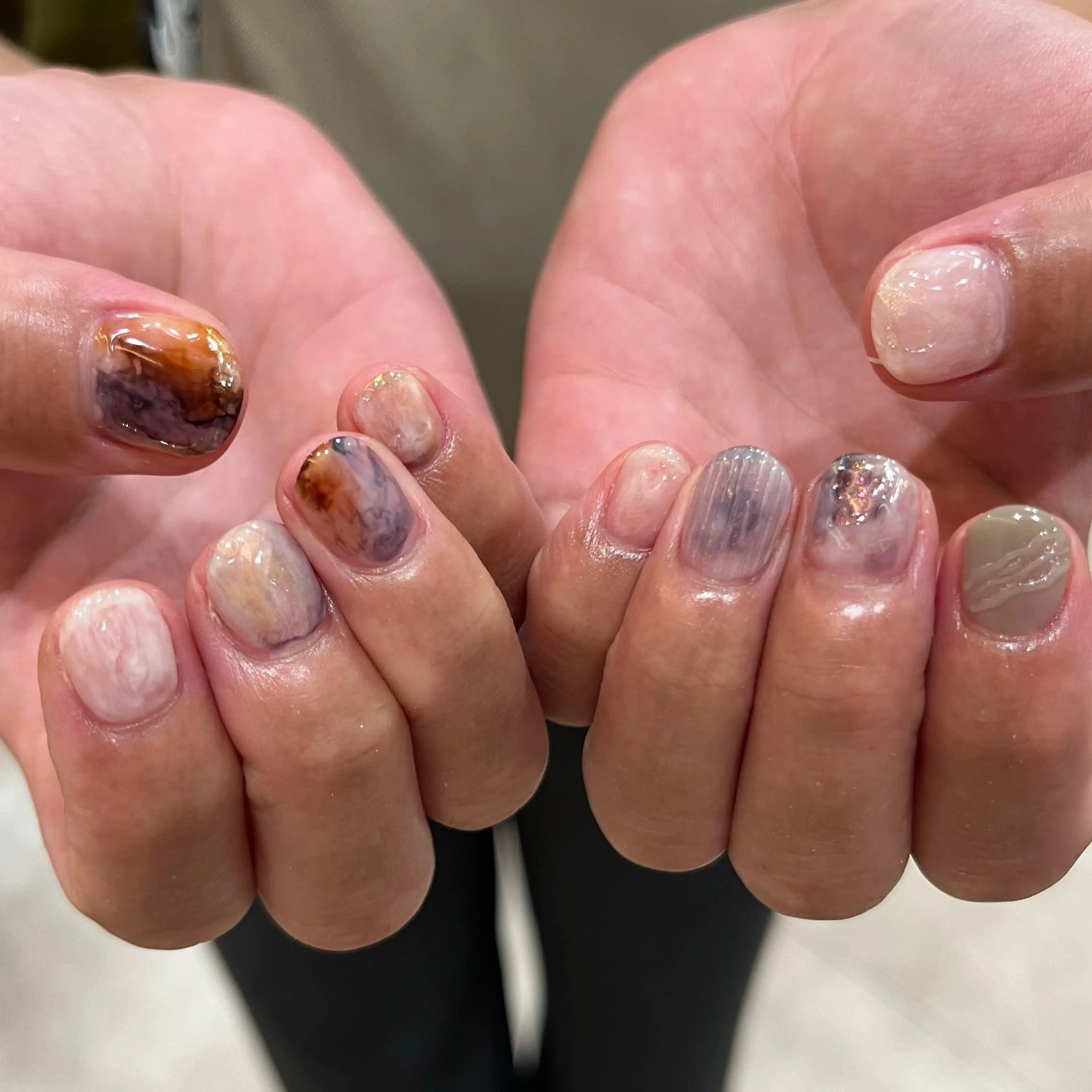 ネイル ミラーネイル ハンドネイル shio ♡ 17日空きありのネイルデザイン