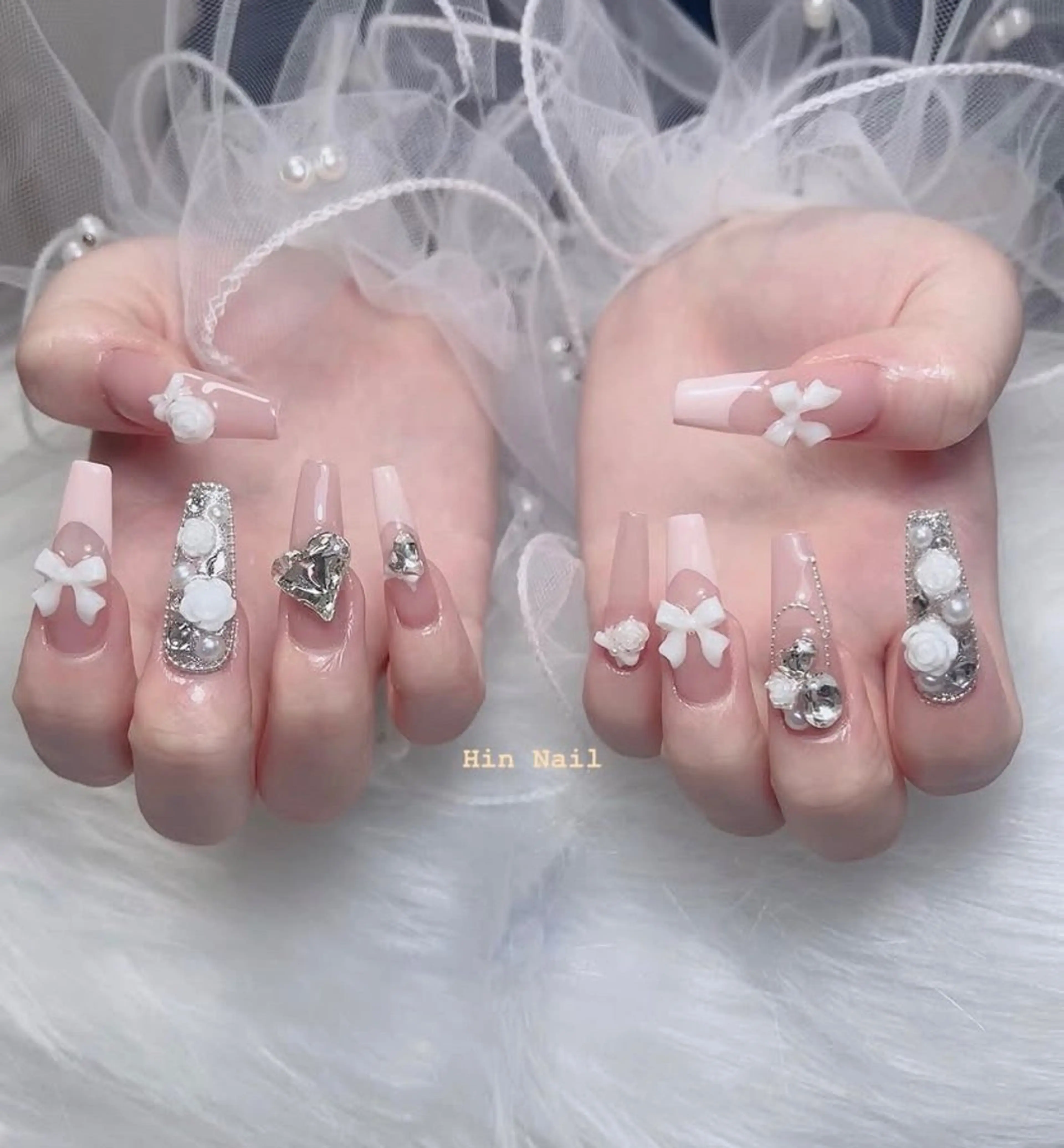 ネイル ハンドネイル Hin Nailsのネイルデザイン